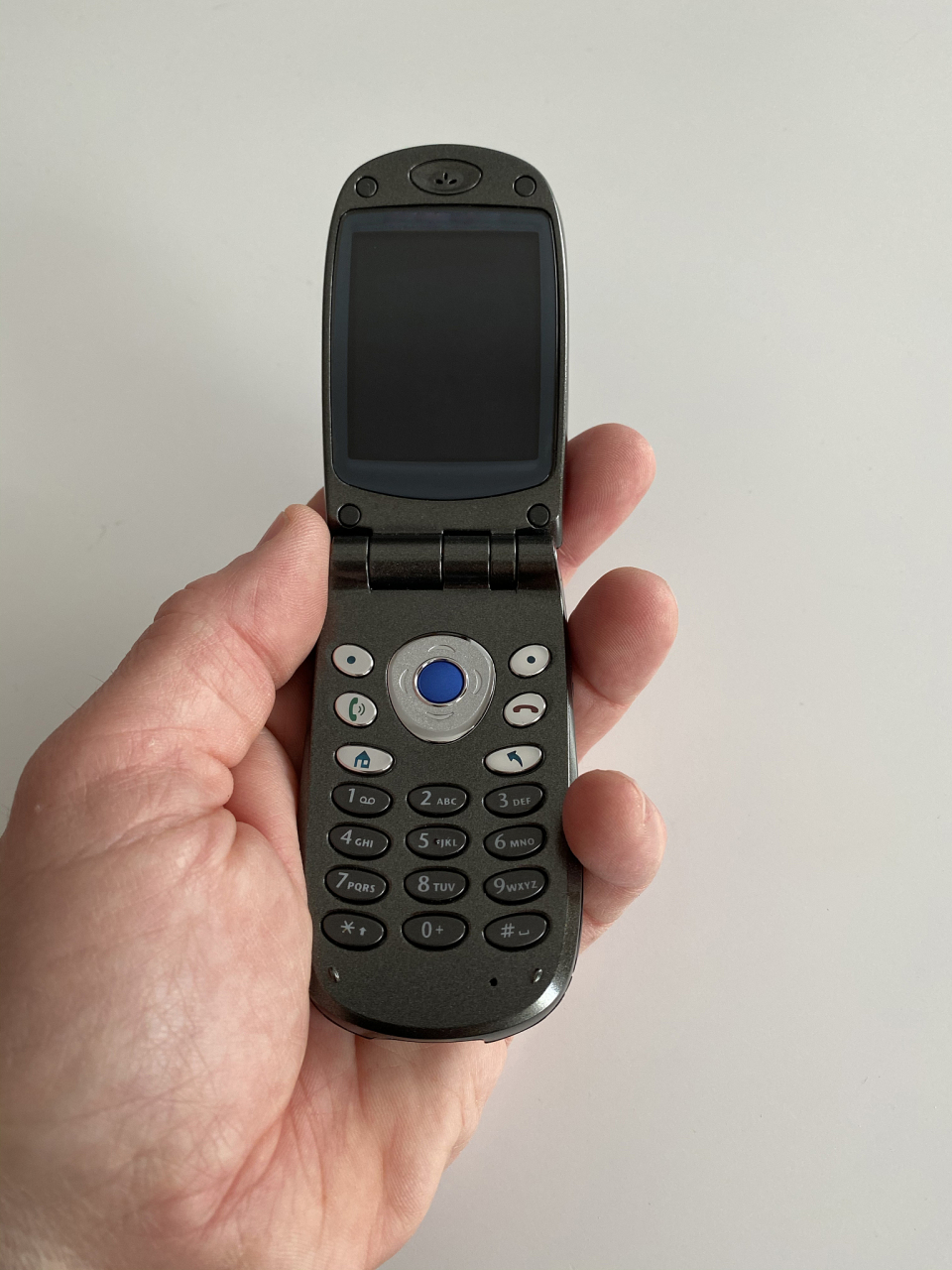 西门子m55采用了内置天线的设计,配备了1.