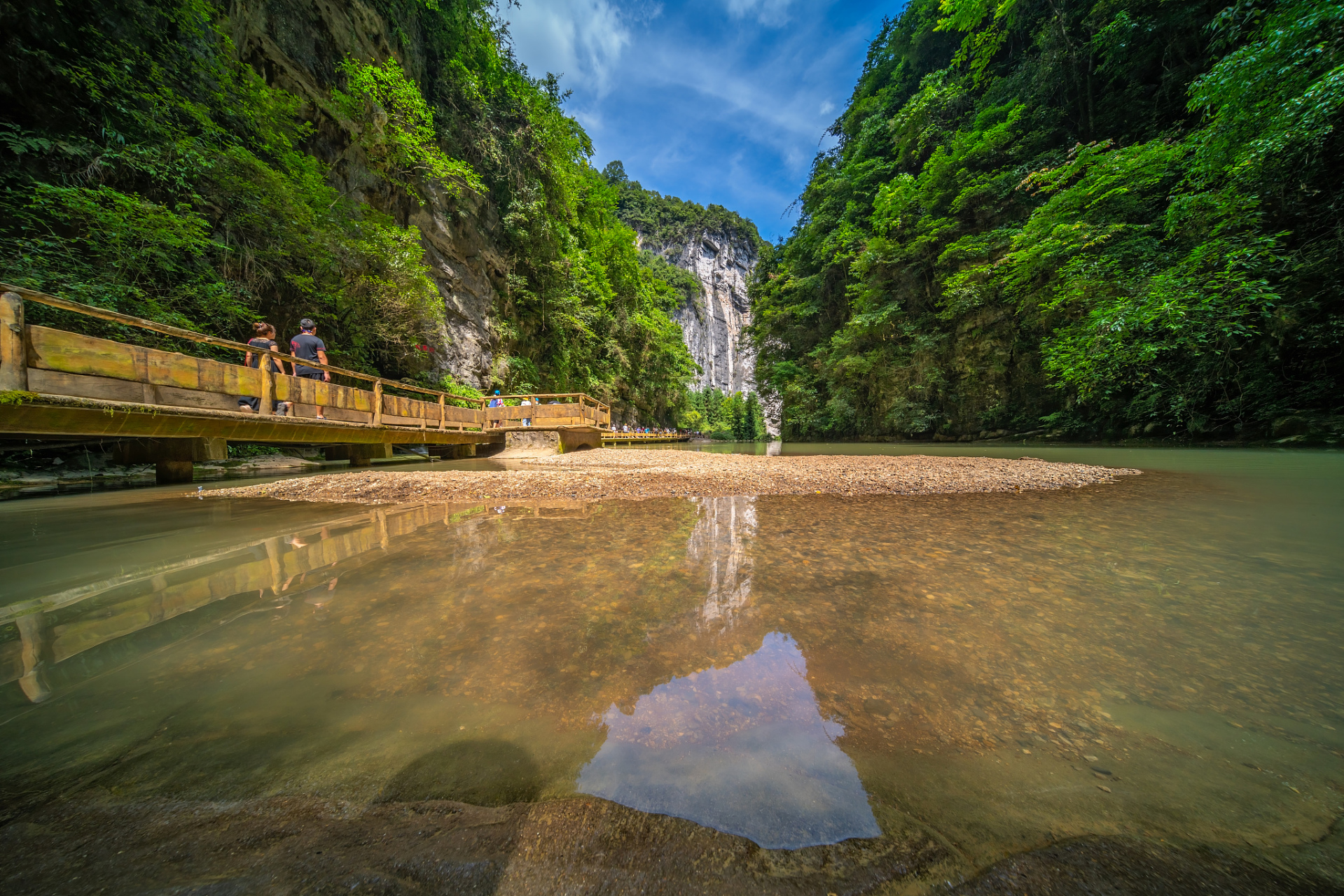 乌江源百里画廊风景区位于贵州省黔西县南部,是一处以乌江山水风光为