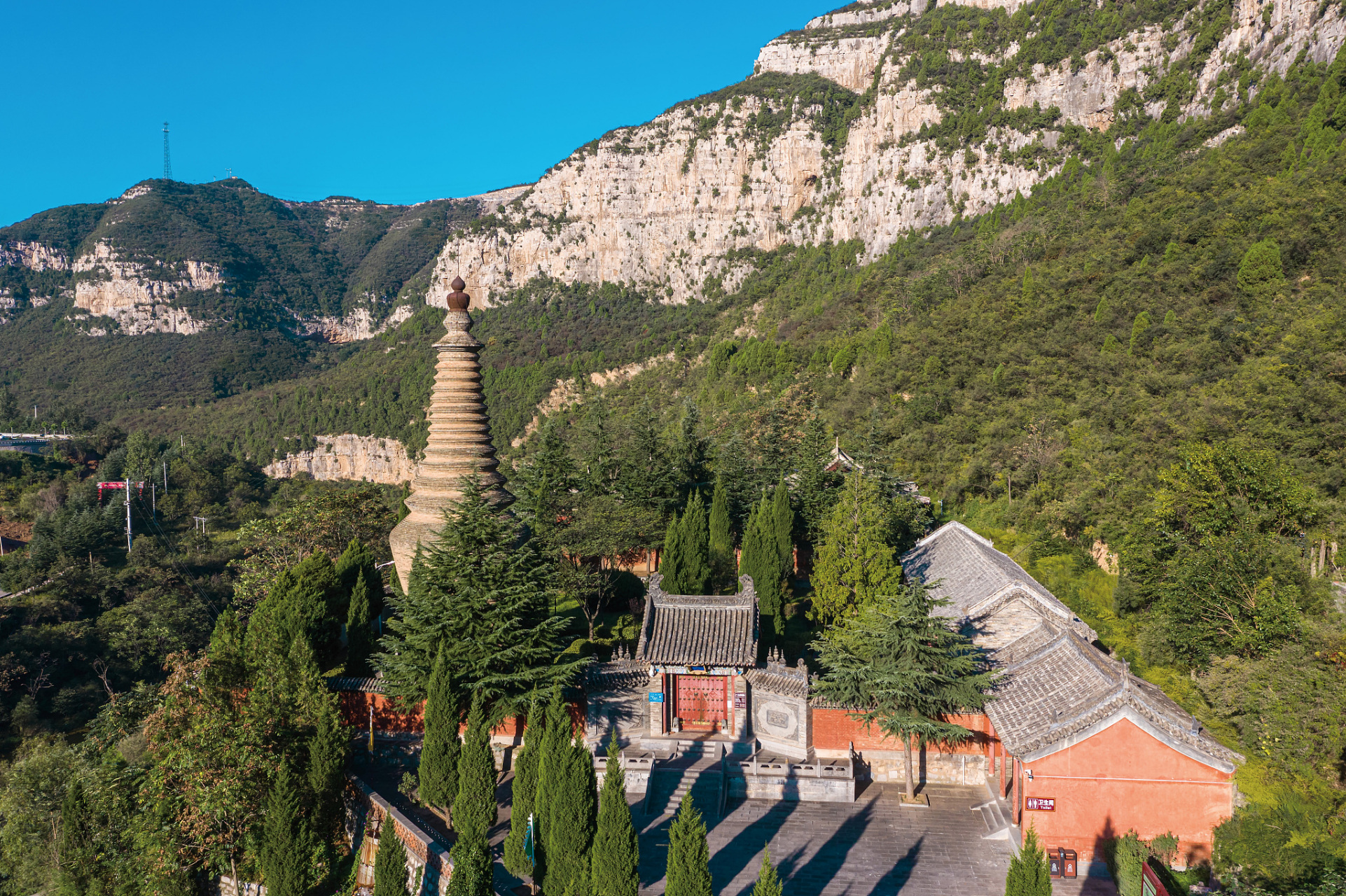 说到旅游,最近我亲自去了一个超级赞的地方——河北景忠山旅游区!