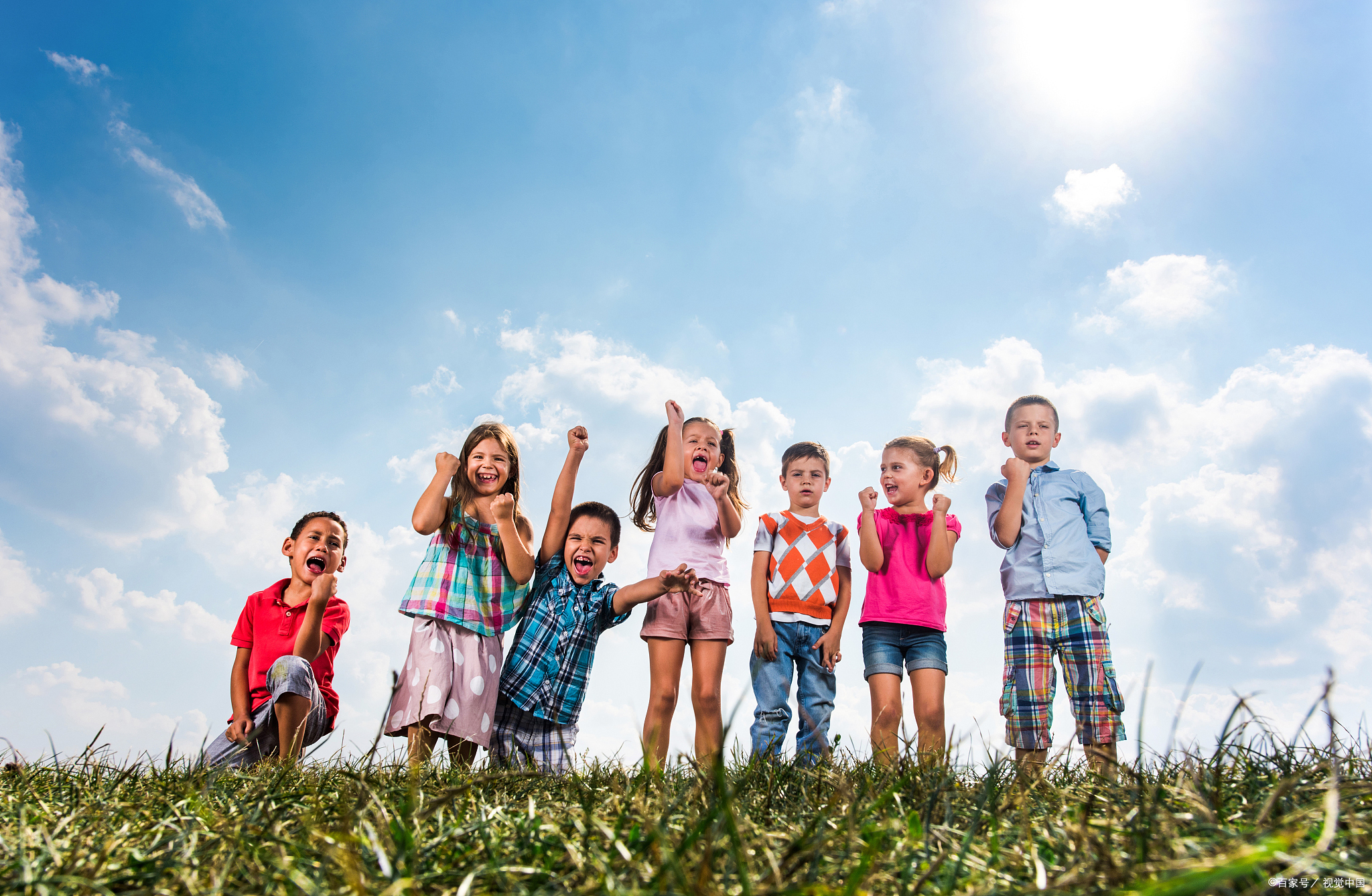 以下4种类型的孩子,通常热爱交际,家长们请留意