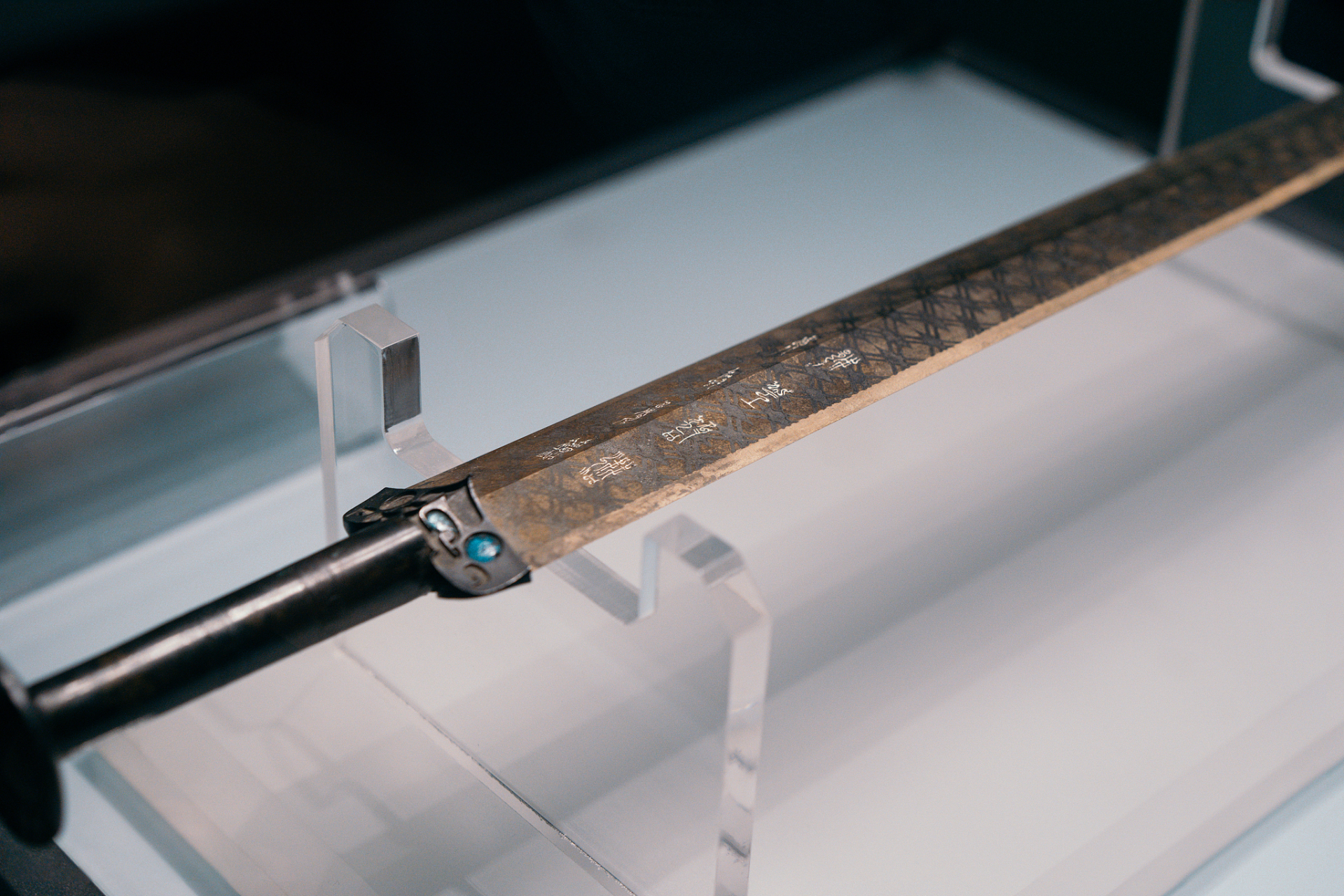 越王勾践剑,春秋晚期越国青铜器,青铜器具,武器国家一级文物,1965年