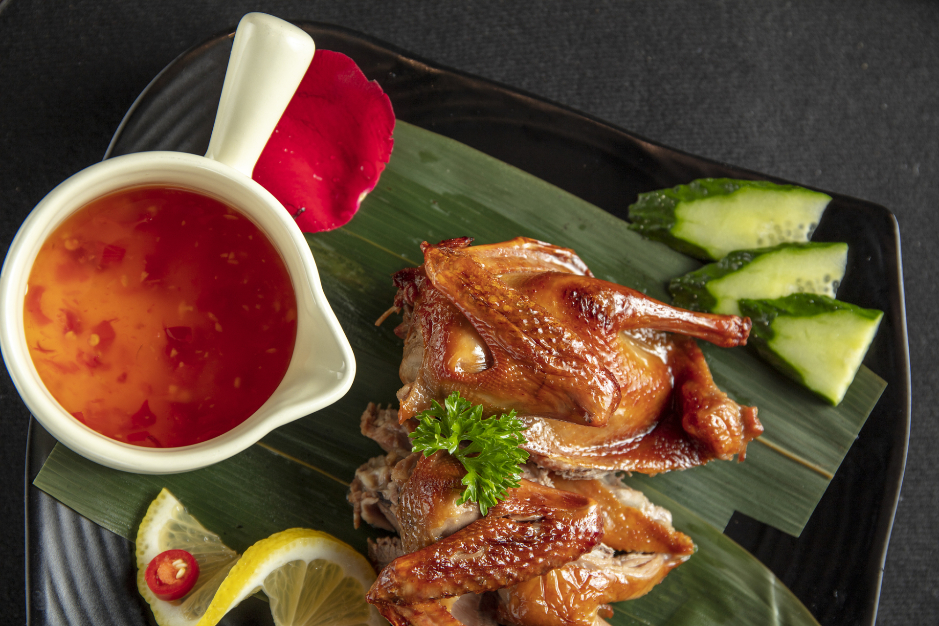 【玻璃脆皮乳鸽|厨师长珍藏配方,家用商用均可】 大家好,欢迎大家来到