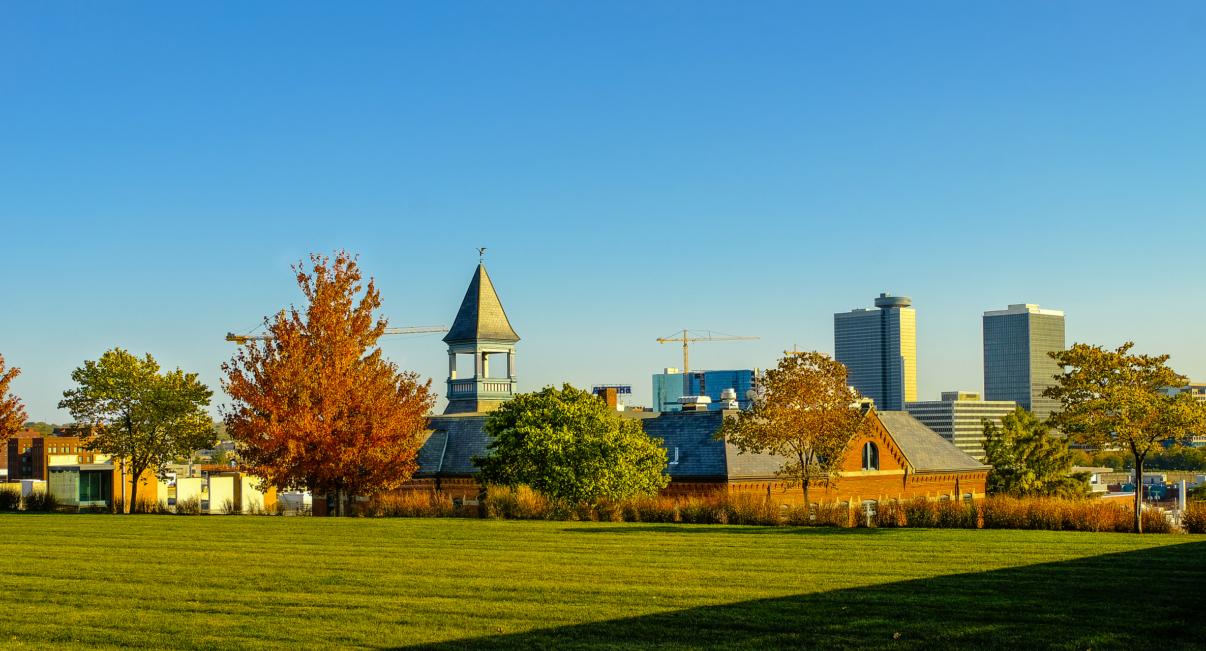 长春光华学院是一所位于吉林省长春市的全日制普通本科高校,注重培养