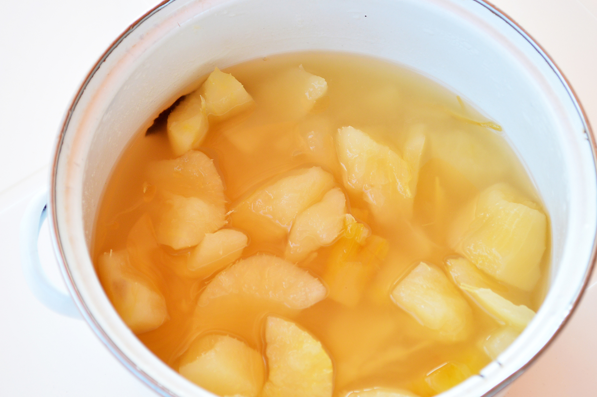 煮苹果水的功效与作用,煮苹果水的做法及煮多久 苹果对于朋友们来说