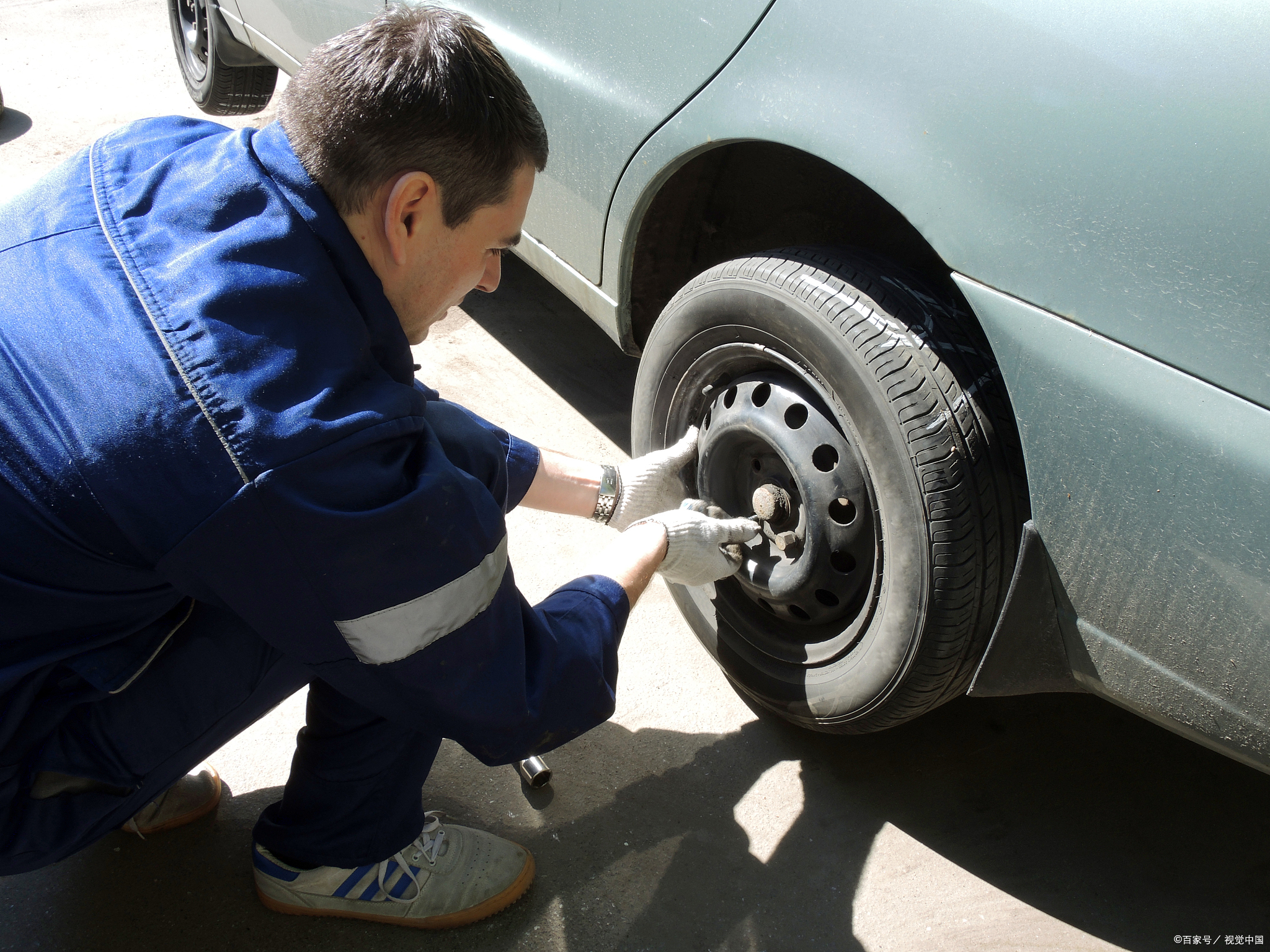 轮胎胎压报警灯标志怎么消除