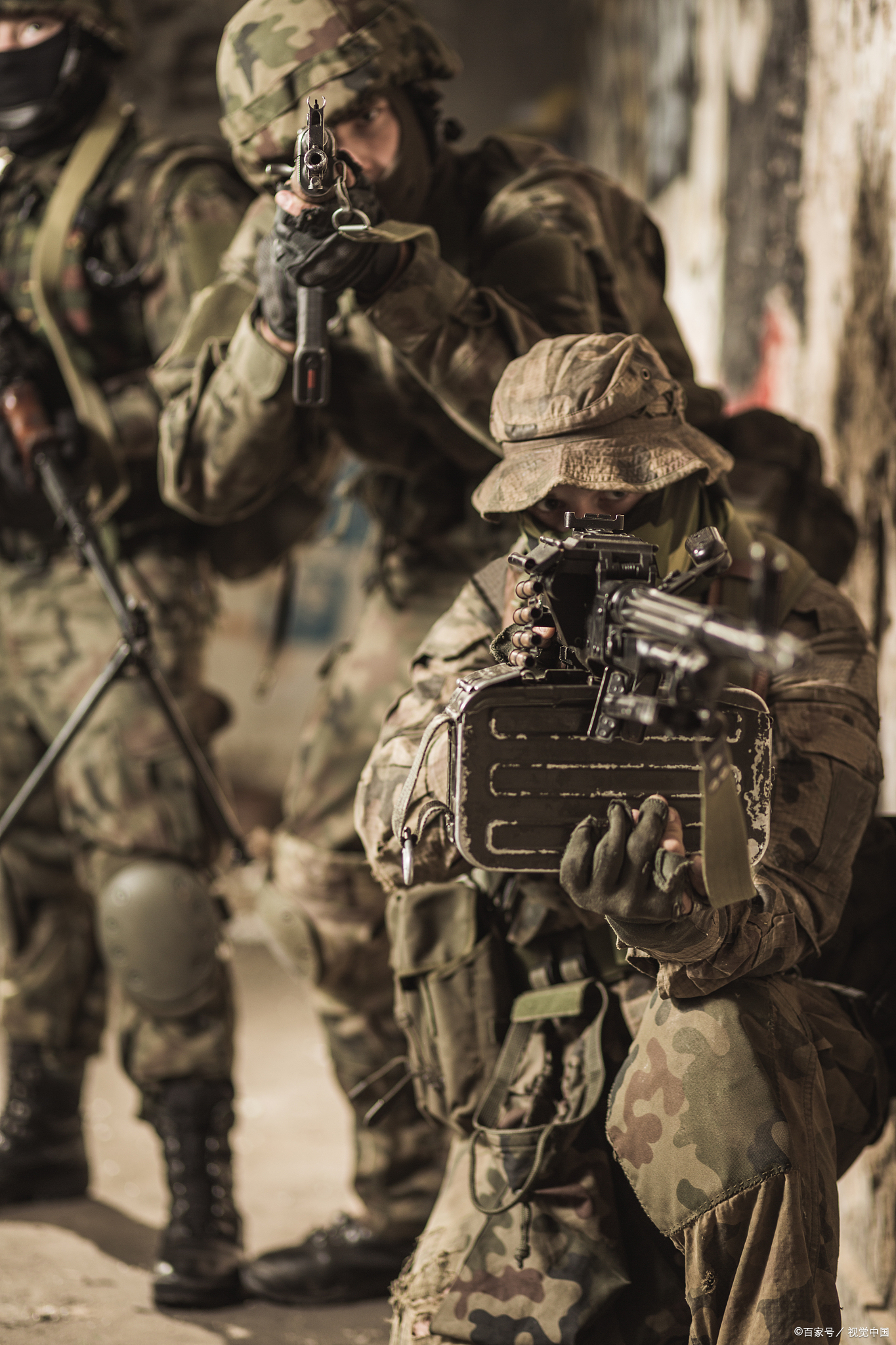 直至俄罗斯的精锐瓦格纳雇佣军与车臣特种部队现身战场,他们才恍然