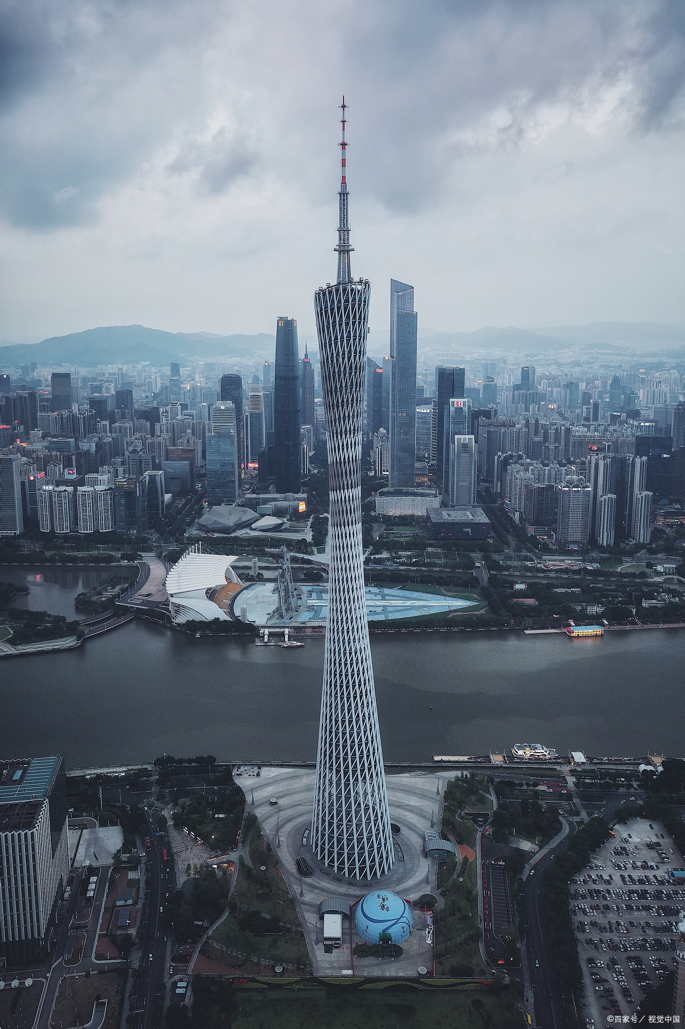 广州塔,这座高达600米的现代建筑奇迹,以其独特的造型和令人震撼的