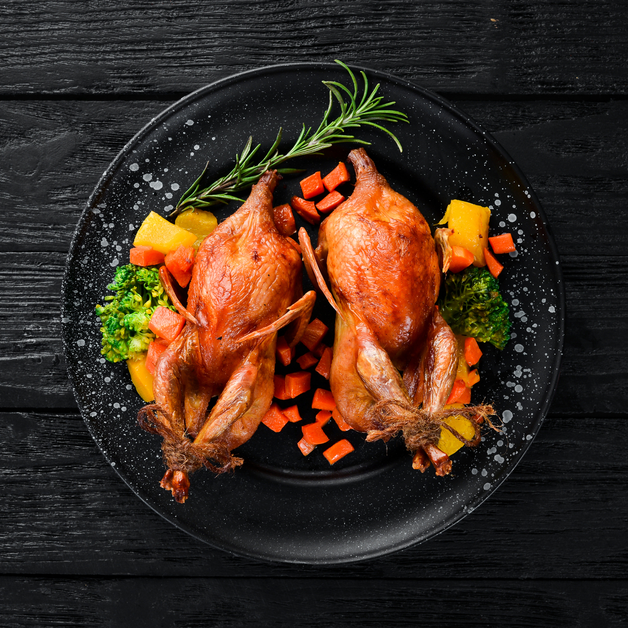 曹操鸡是安徽省合肥市的一道地方传统名菜,属于徽菜系.