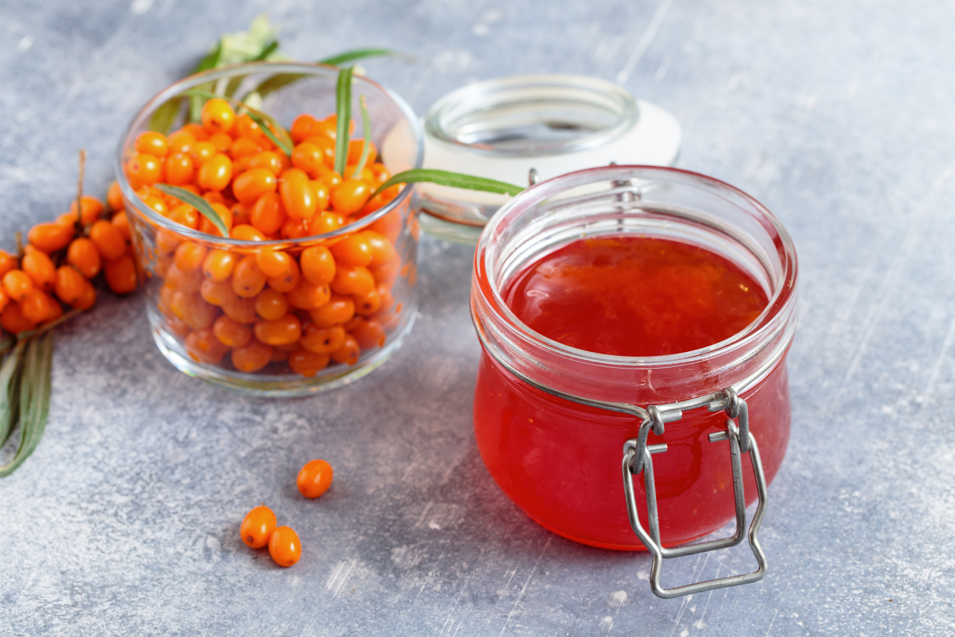 沙棘果富含维生素c和多种氨基酸,味道酸甜适中.