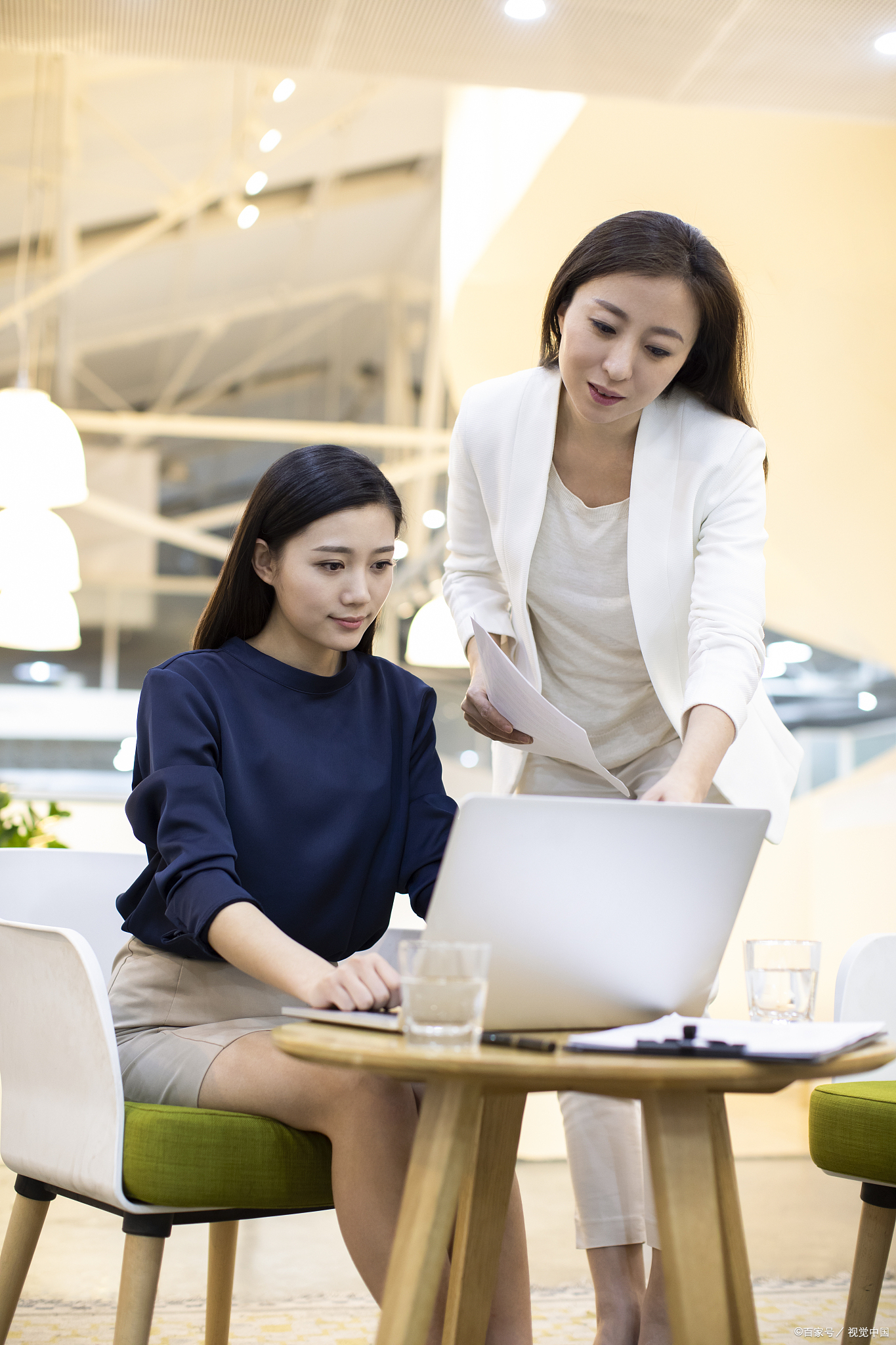 我的丈夫工作非常忙碌,经常出差,一个月也就回来一两次,所以平时基本