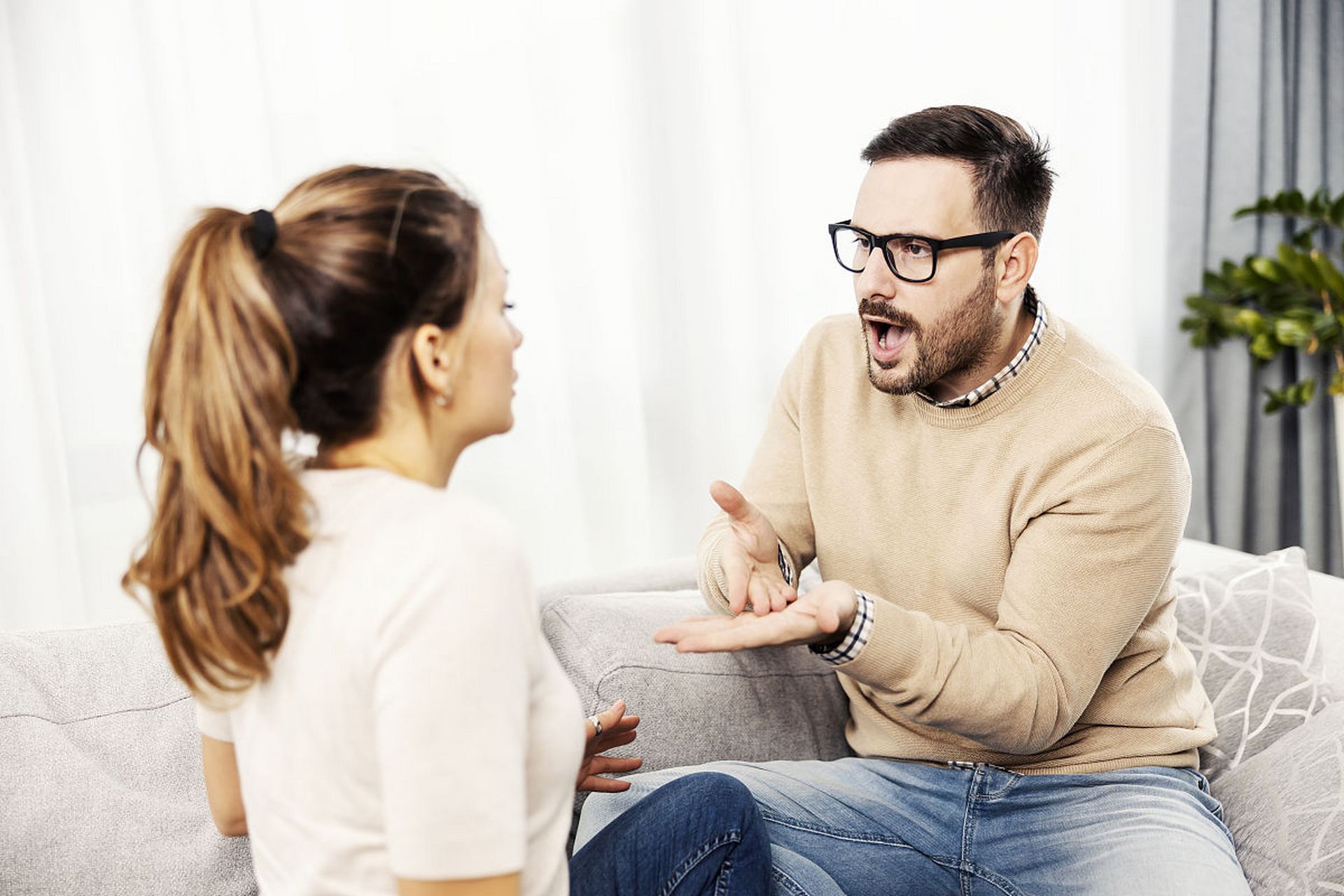 我真是受够了老婆的抱怨!