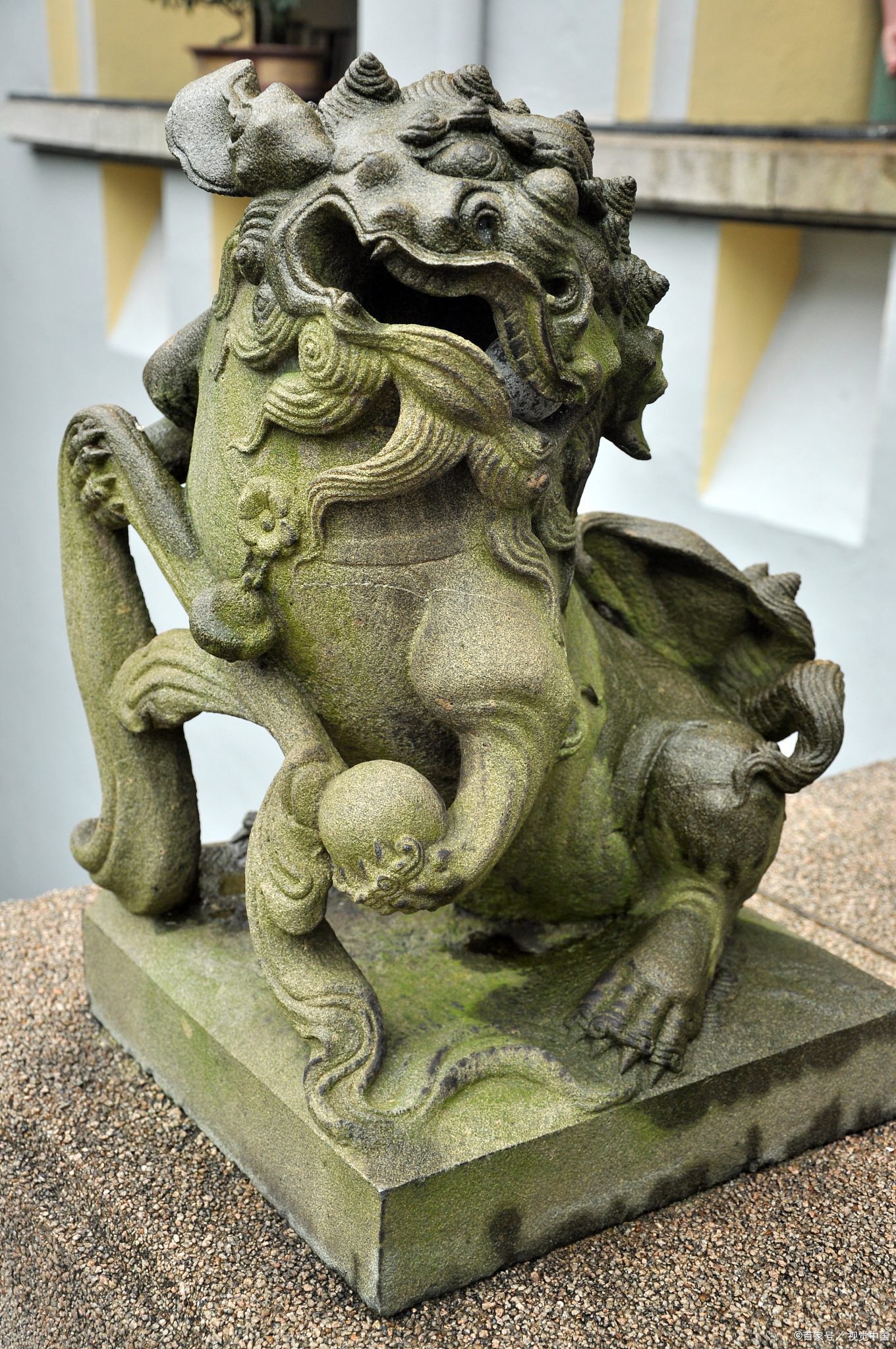 狻猊:威武瑞兽的神秘象征与文化内涵