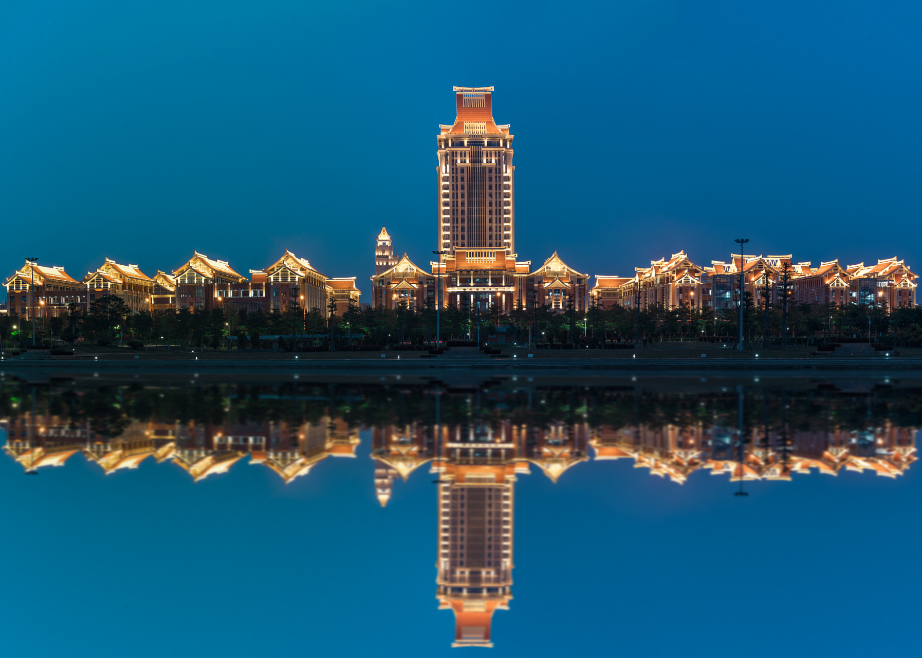 集美大学,这所福建省的省属多科性大学,拥有悠久的历史,其渊源可追溯