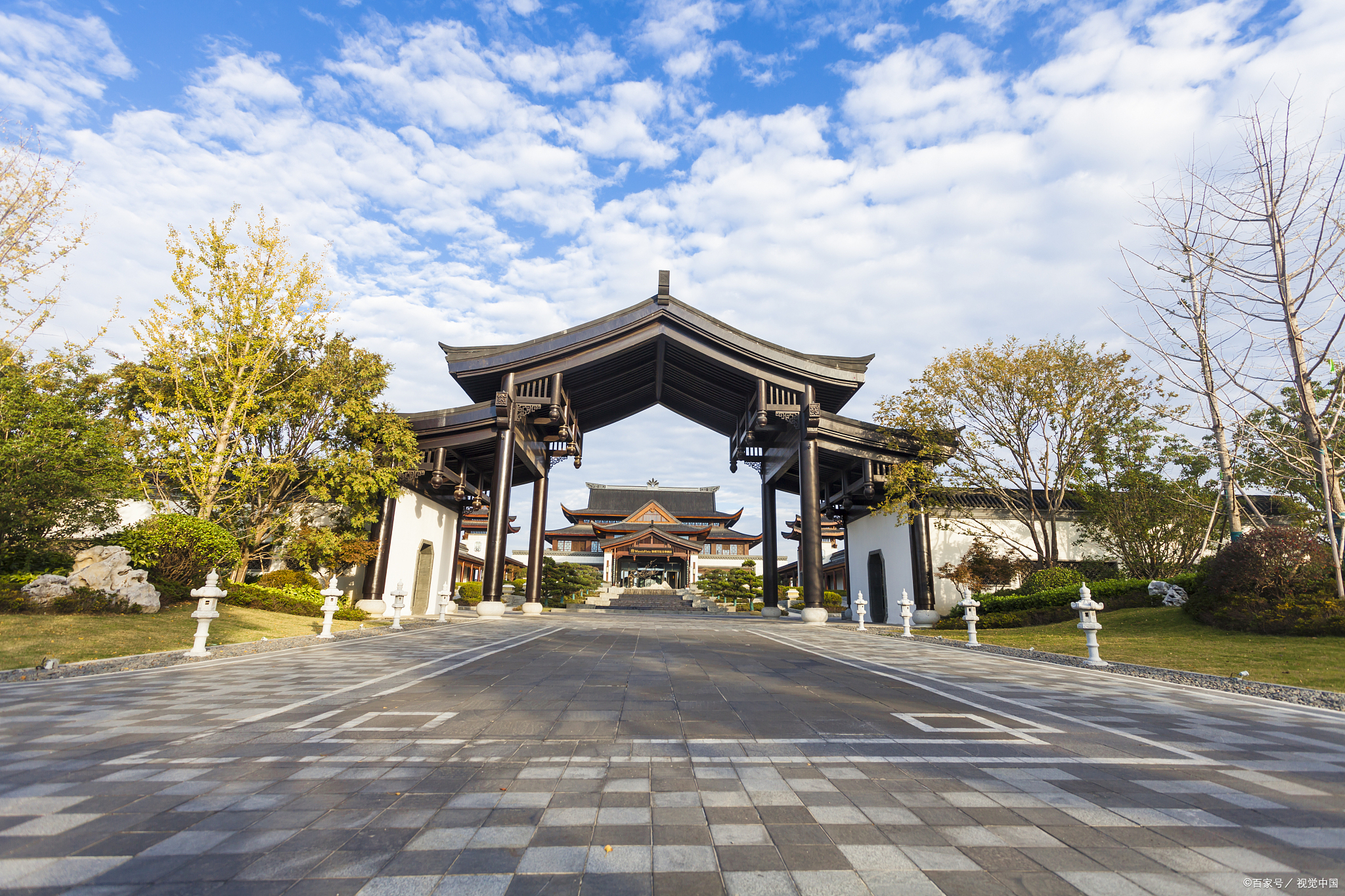 西安诗经里小镇一日游||西安诗经里小镇是一个充满诗意和文化氛围的