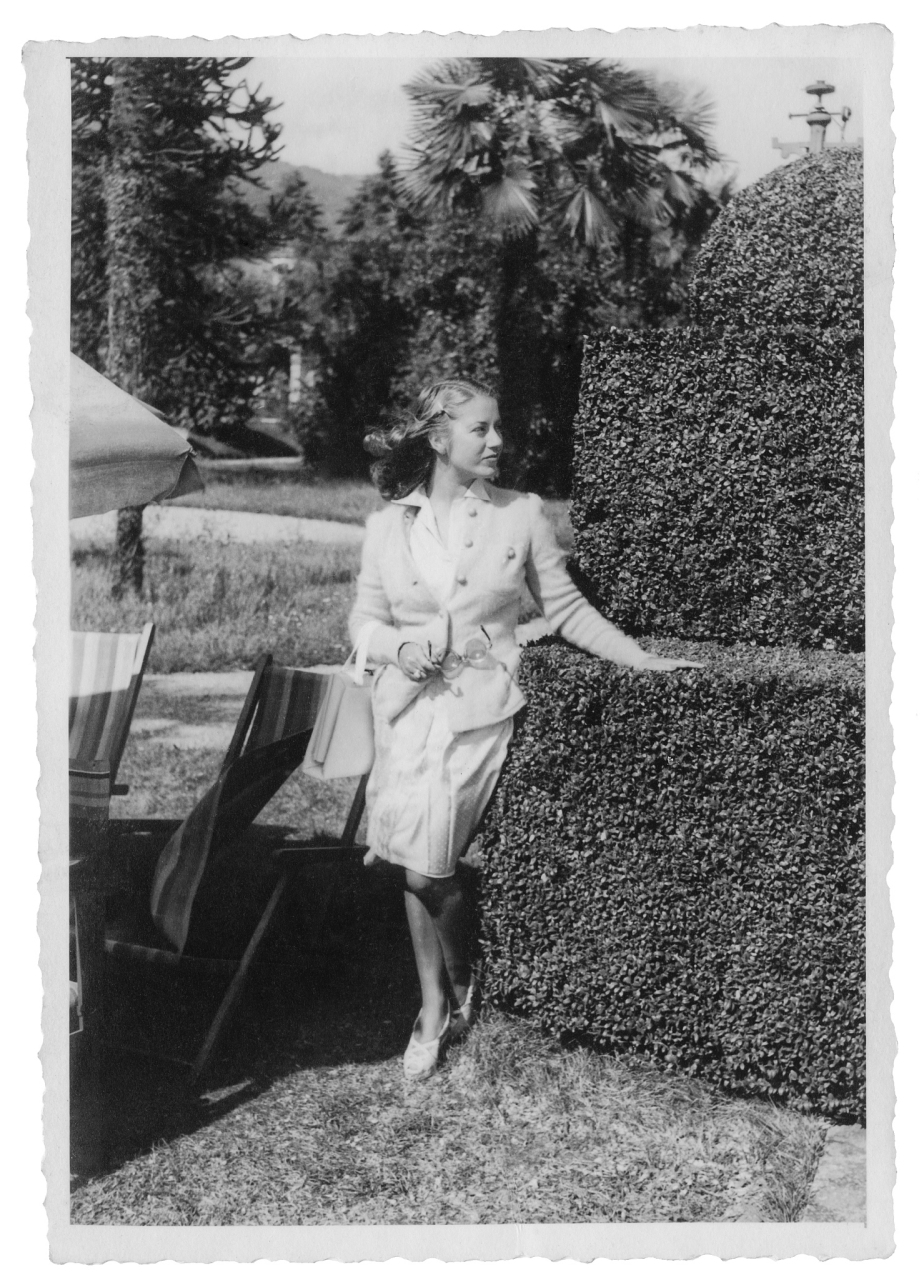 海伦01凯勒,美国著名女作家,教育家,慈善家,社会活动家.