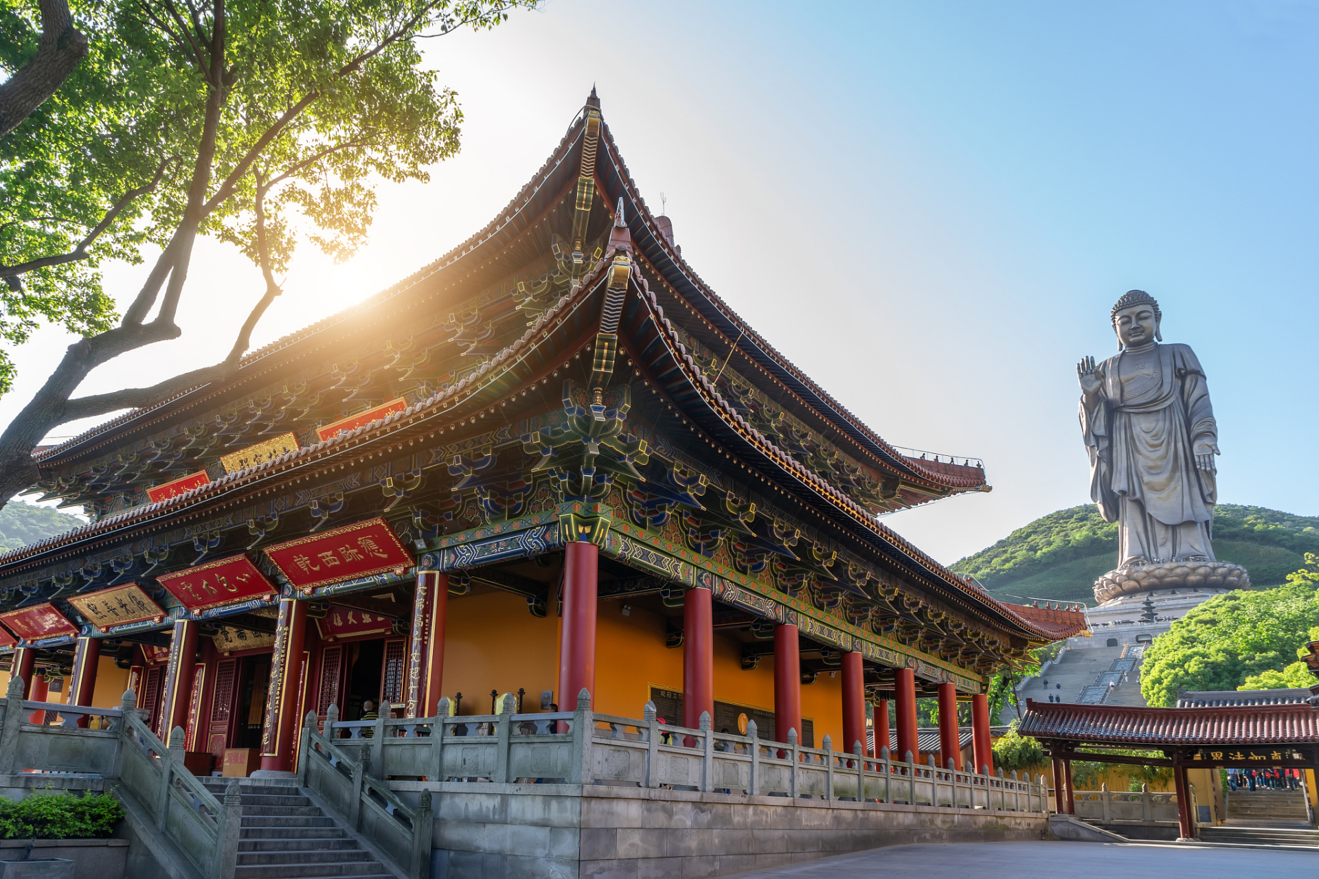 华林寺是广州一座历史悠久的禅寺,建于梁武帝普通年间,达摩祖师亲自