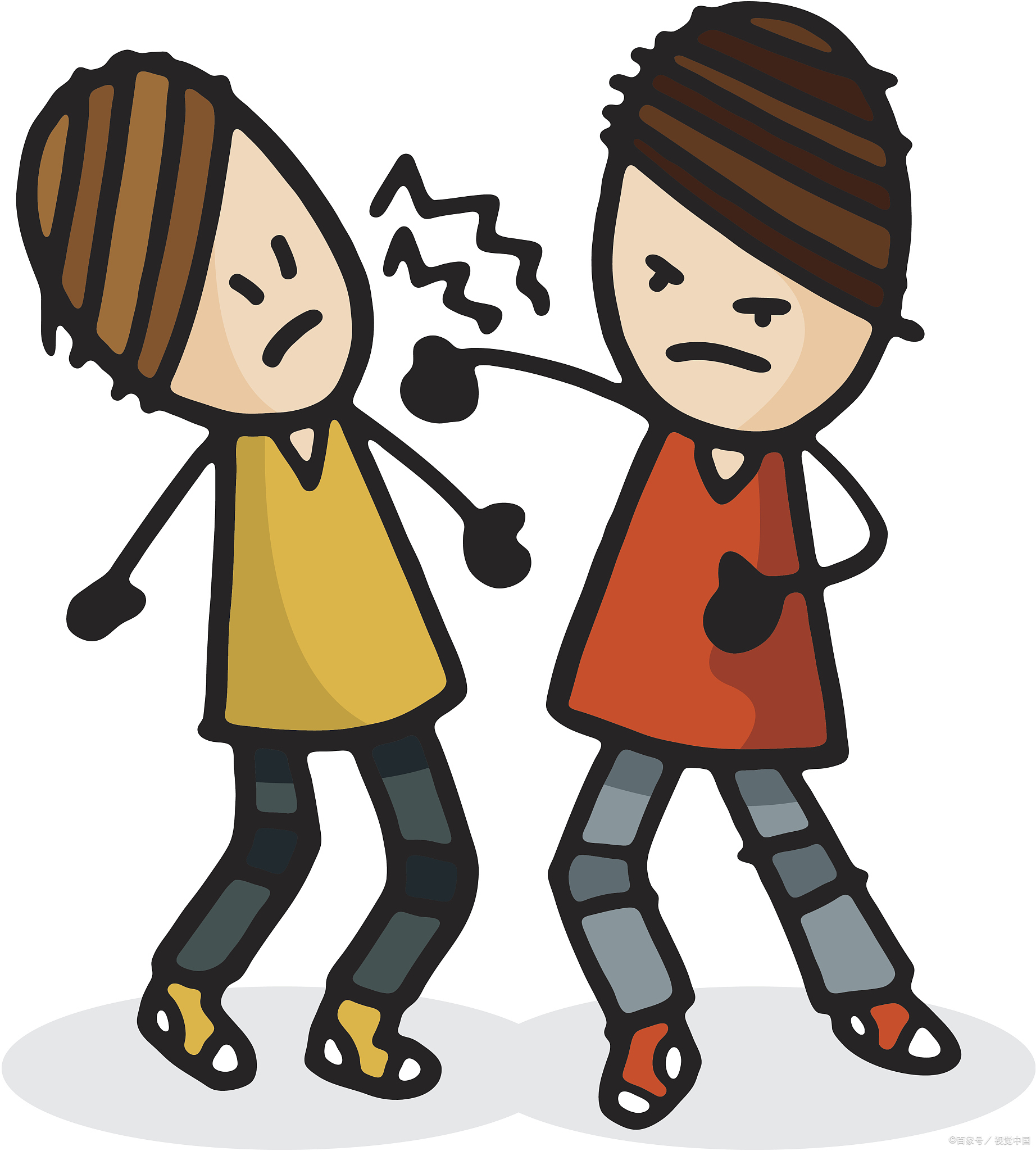 广东东莞一男子当街持刀追妻,男孩大喊妈妈快走