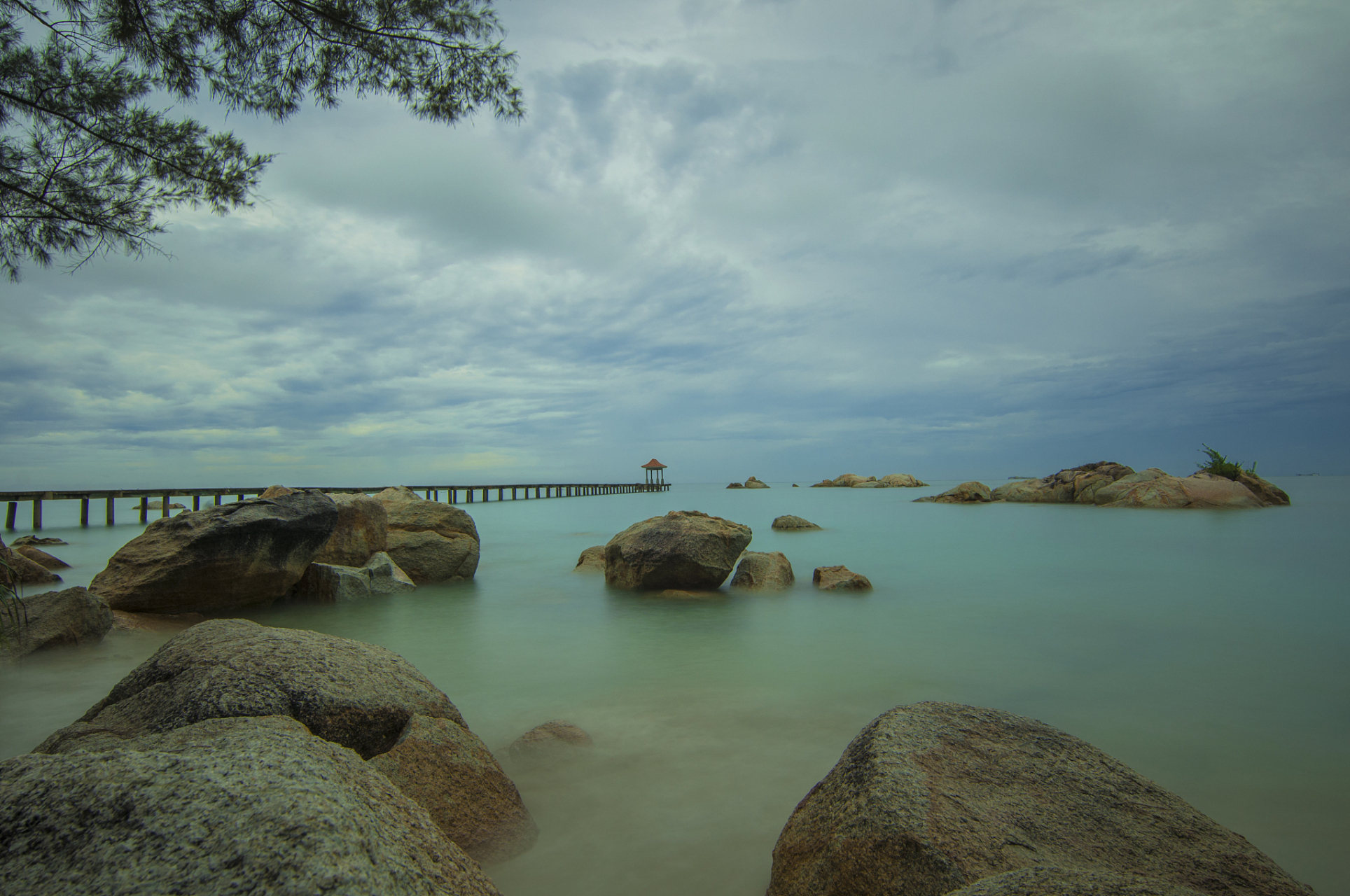 汕头南澳岛位于广东省汕头市,是中国唯一的海岛县,被誉为"潮汕屏障