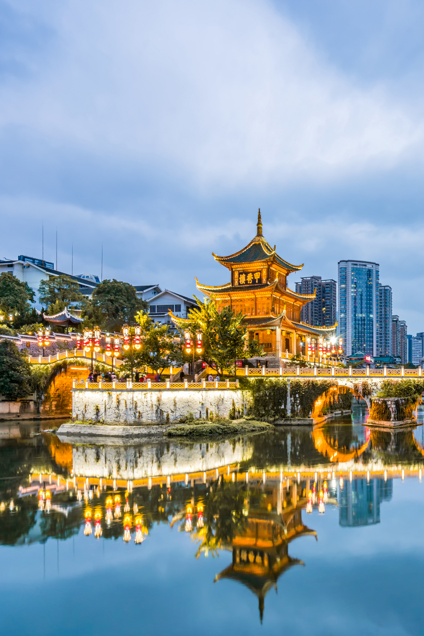 hey小伙伴们,今天咱们来聊聊贵阳这座魅力四射的城市,那些藏在街巷与