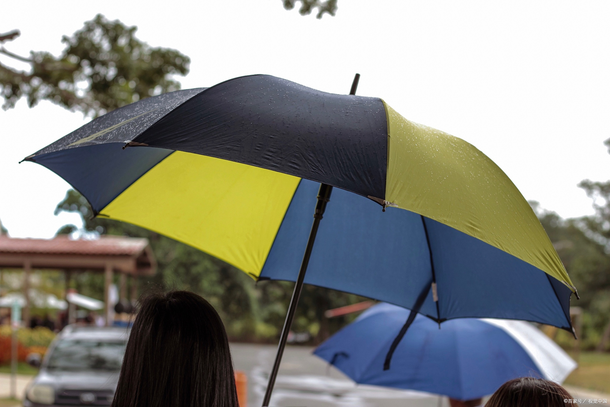 不好.送给情侣或夫妻,寓意散了,所以不能送伞