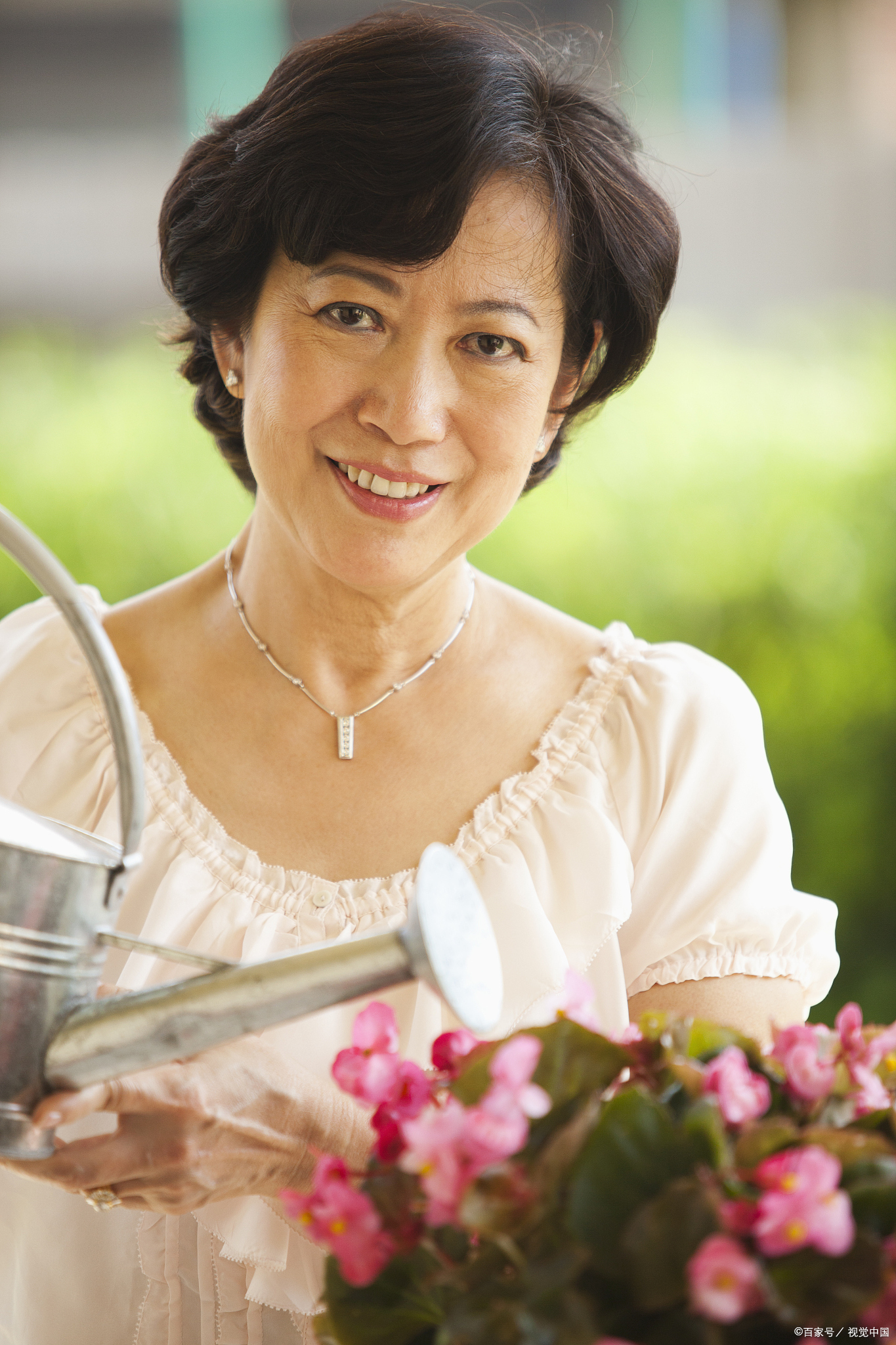 女人妇女照片中老年身材好的中老年女人图片中老年女性普通照片大全中