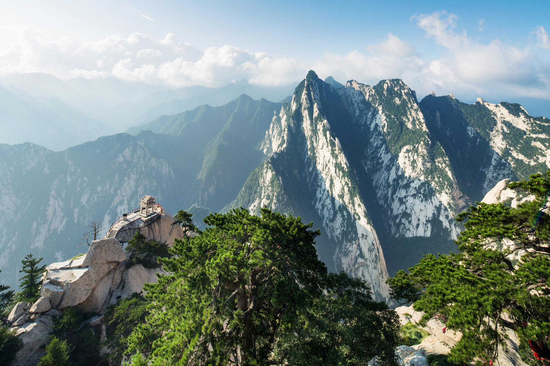 霸气的山峰图片图片