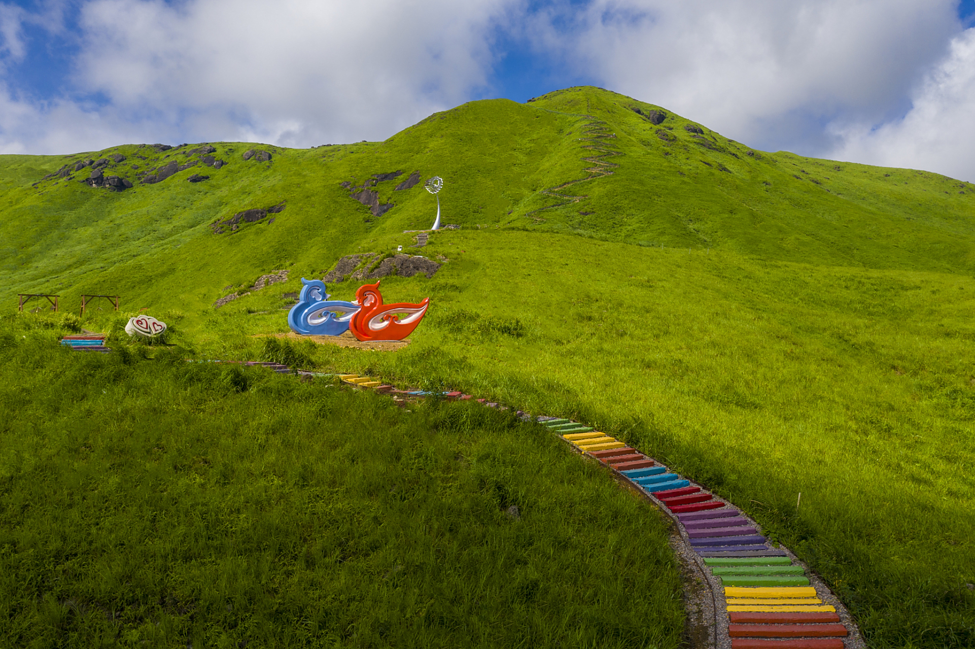红池坝,位于重庆市巫溪县文峰镇,素有万顷池之称,是楚国重臣春申君的