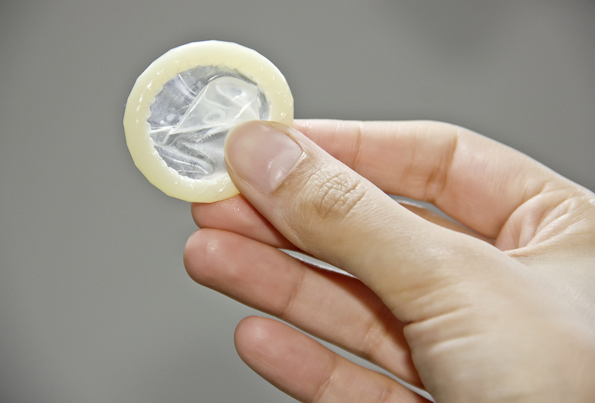 安全期,男朋友不想戴套,发生关系后我后悔了,想问一下在安全期进行性