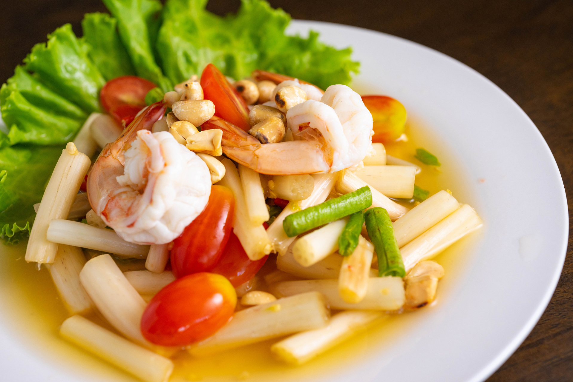 酸辣藠头——家常做法,口感酸脆  在夏日的餐桌上,一道开胃的小菜能让