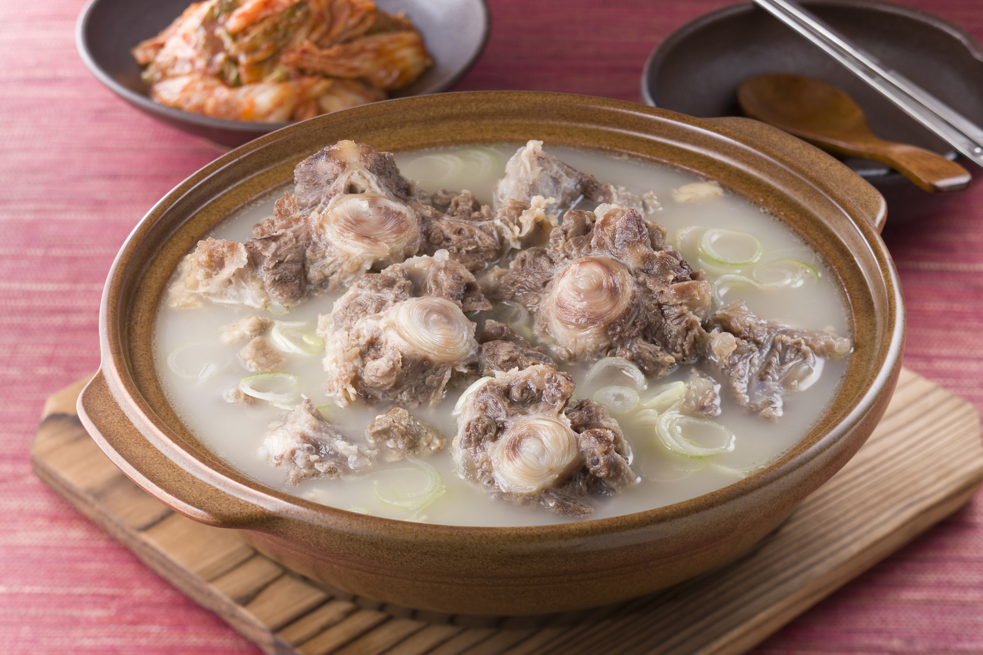 中医告诉你:肉和汤哪个更营养,什么情况下肉更营养,什么情况下汤更