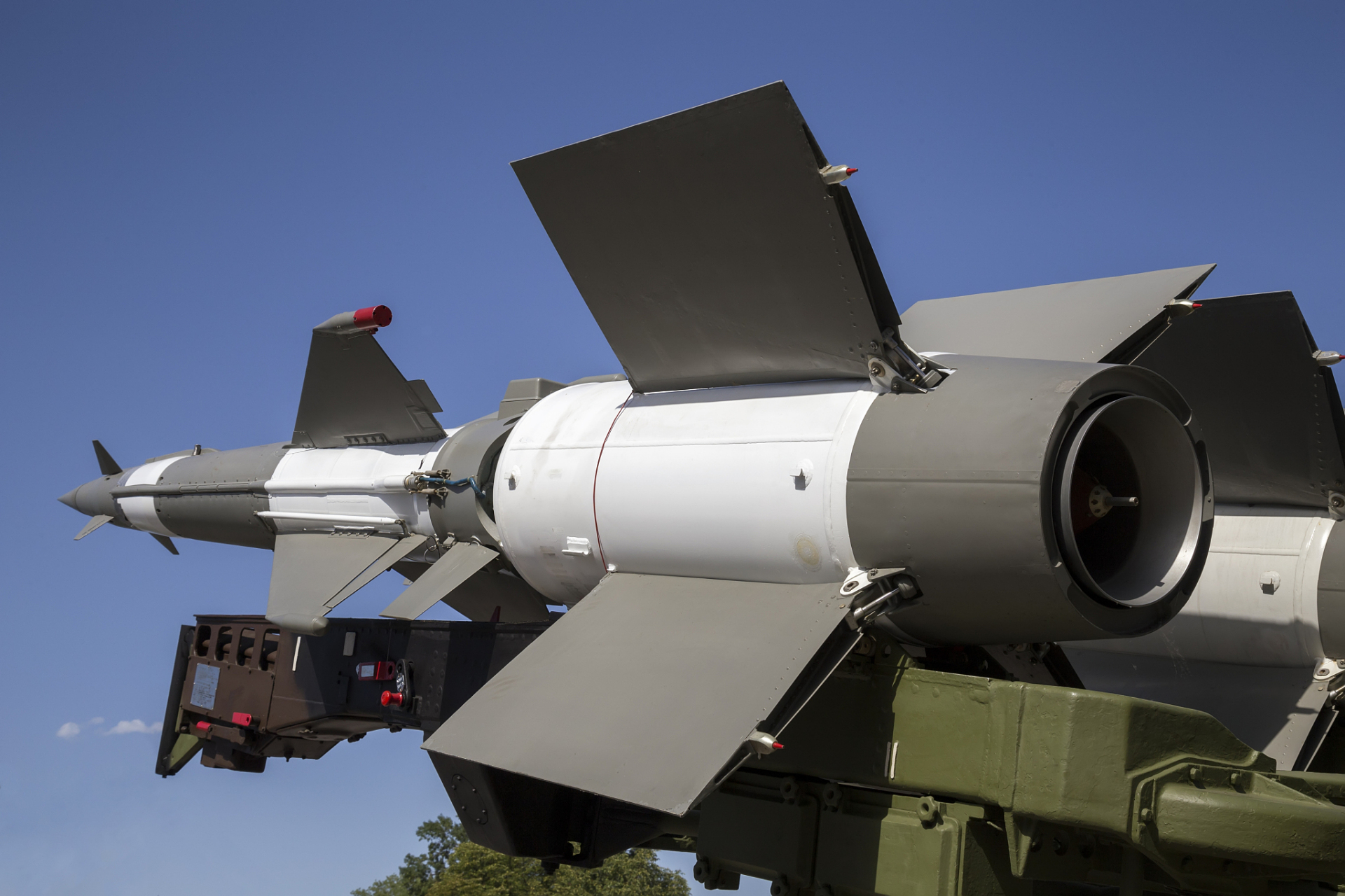 中国获得爱国者导弹,拉到大街上展示?美媒:这是中国自己制造的