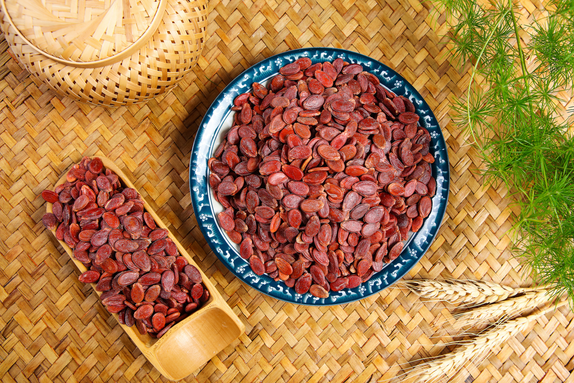 在广东河源,有一种特别的美食,那就是源城红瓜子.