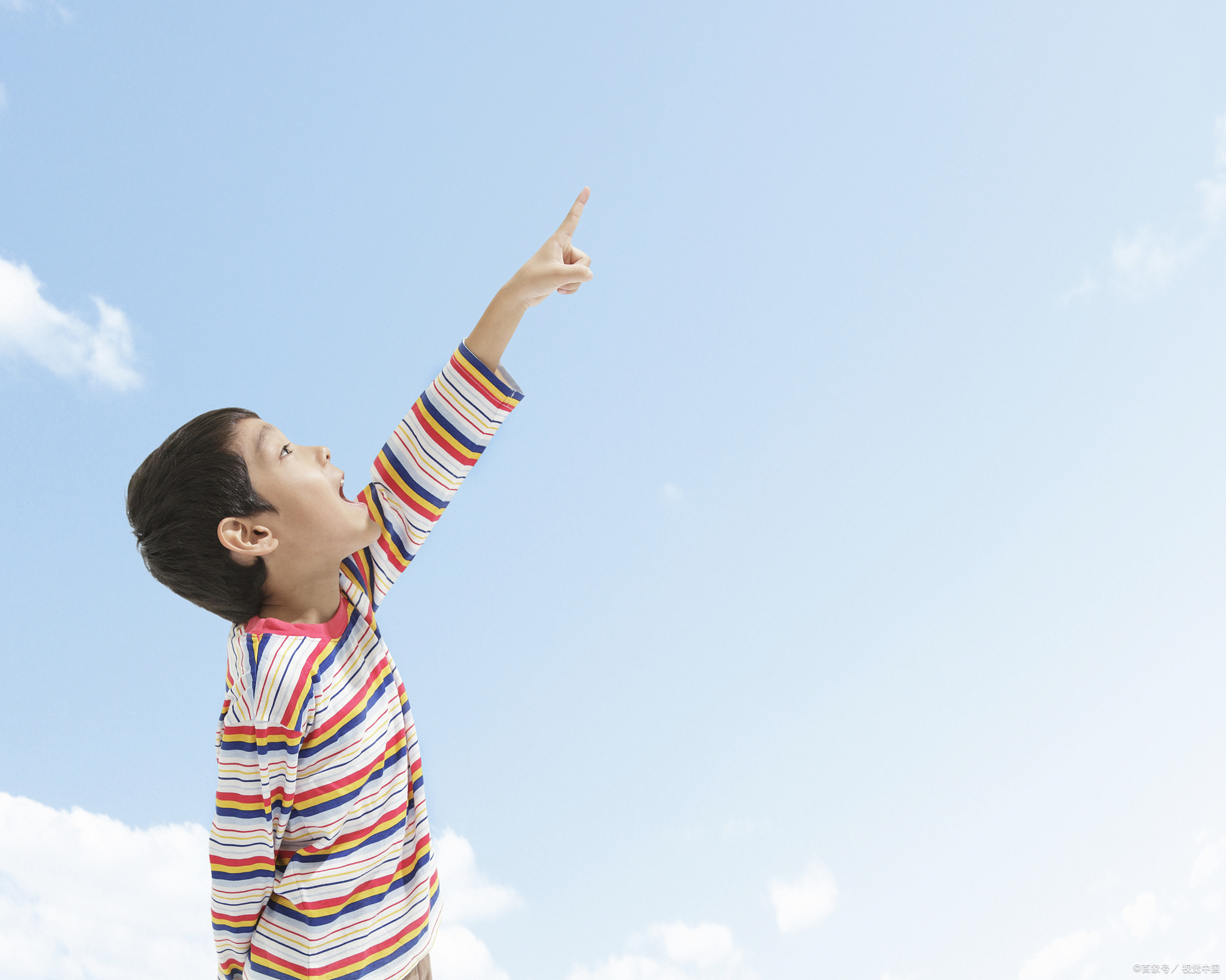 想让孩子变得自信大方,有气场吗?那就要教会孩子这三件事