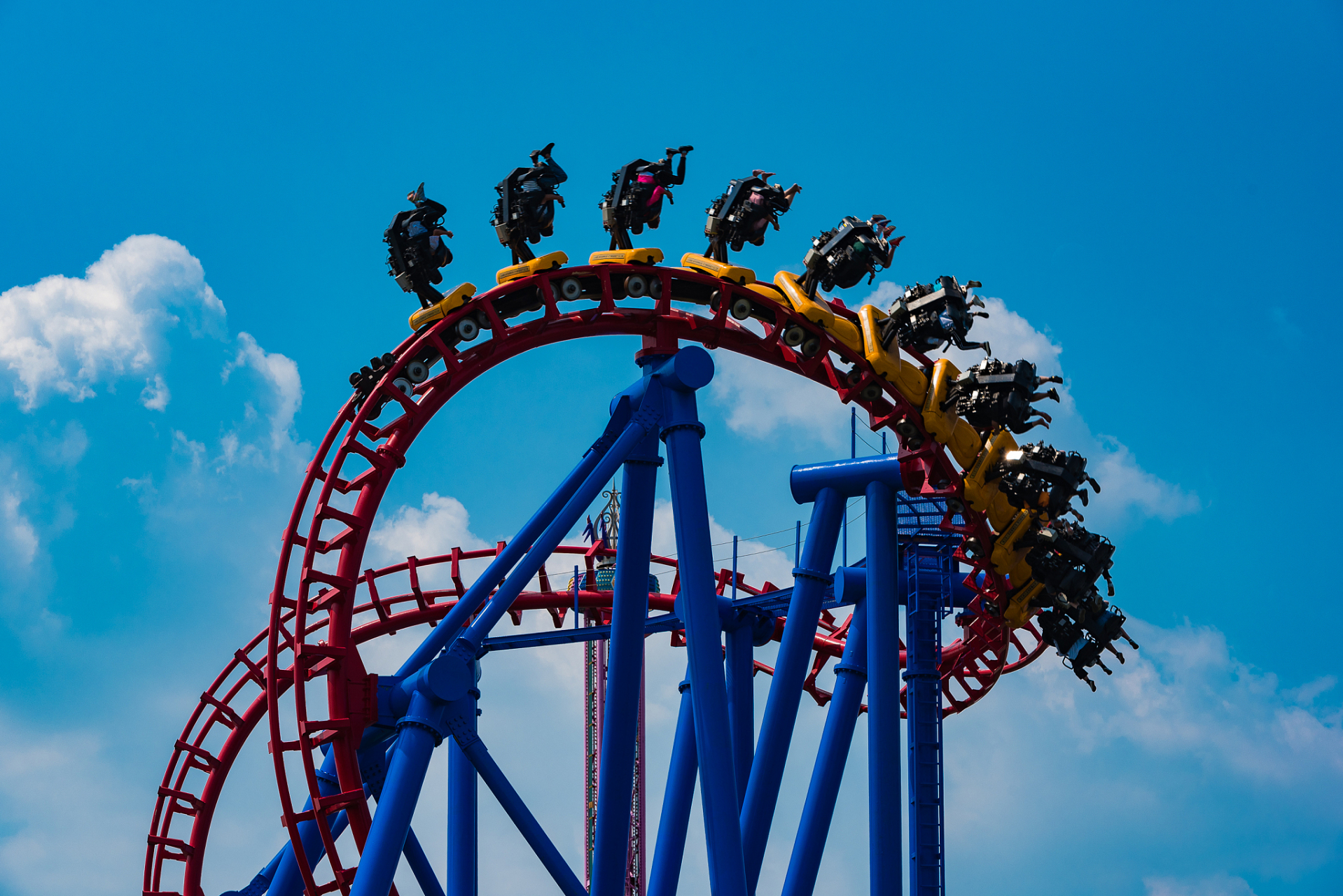 之前发了一段文字说方特在管理上是不如迪士尼的,有网友就评论说是