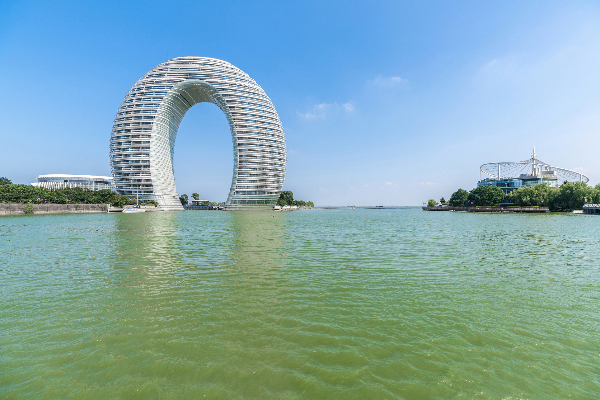 湖州旅游必去的十大景点包括南浔古镇,莫干山风景名胜区,安吉竹海