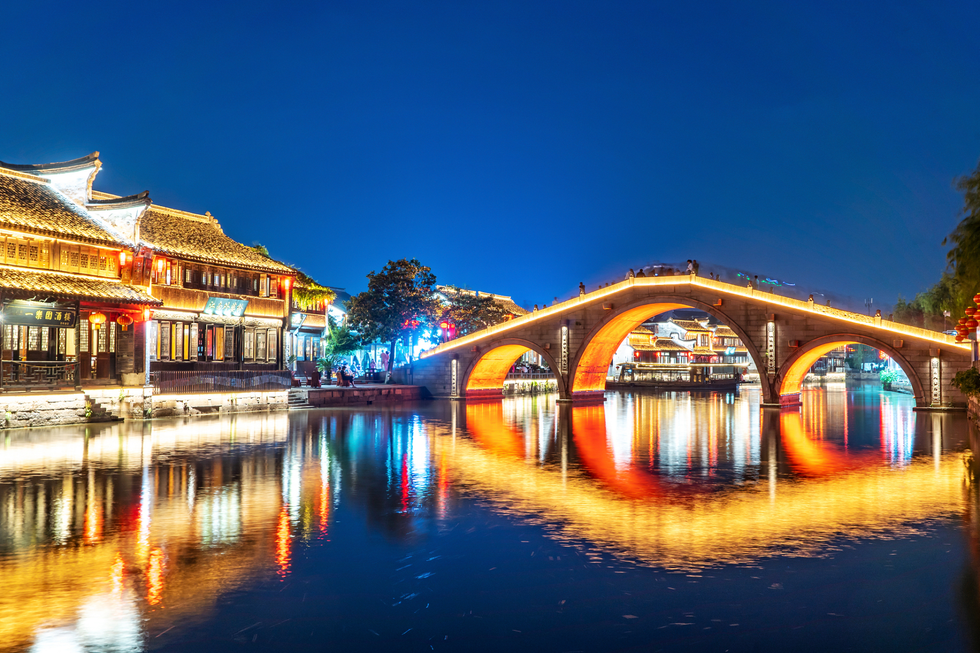 乐享周末分享吧# "印象南塘"景区不仅有历史街巷和美食文化,还拥有