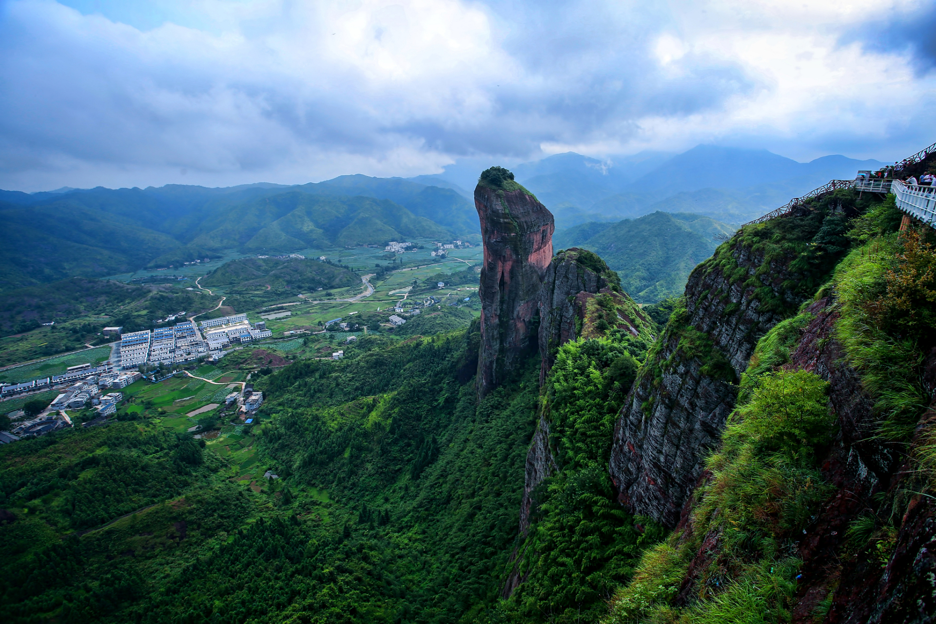 乐享周末分享吧# 天柱风景名胜区位于温州市龙湾区,距离市区仅28估镲