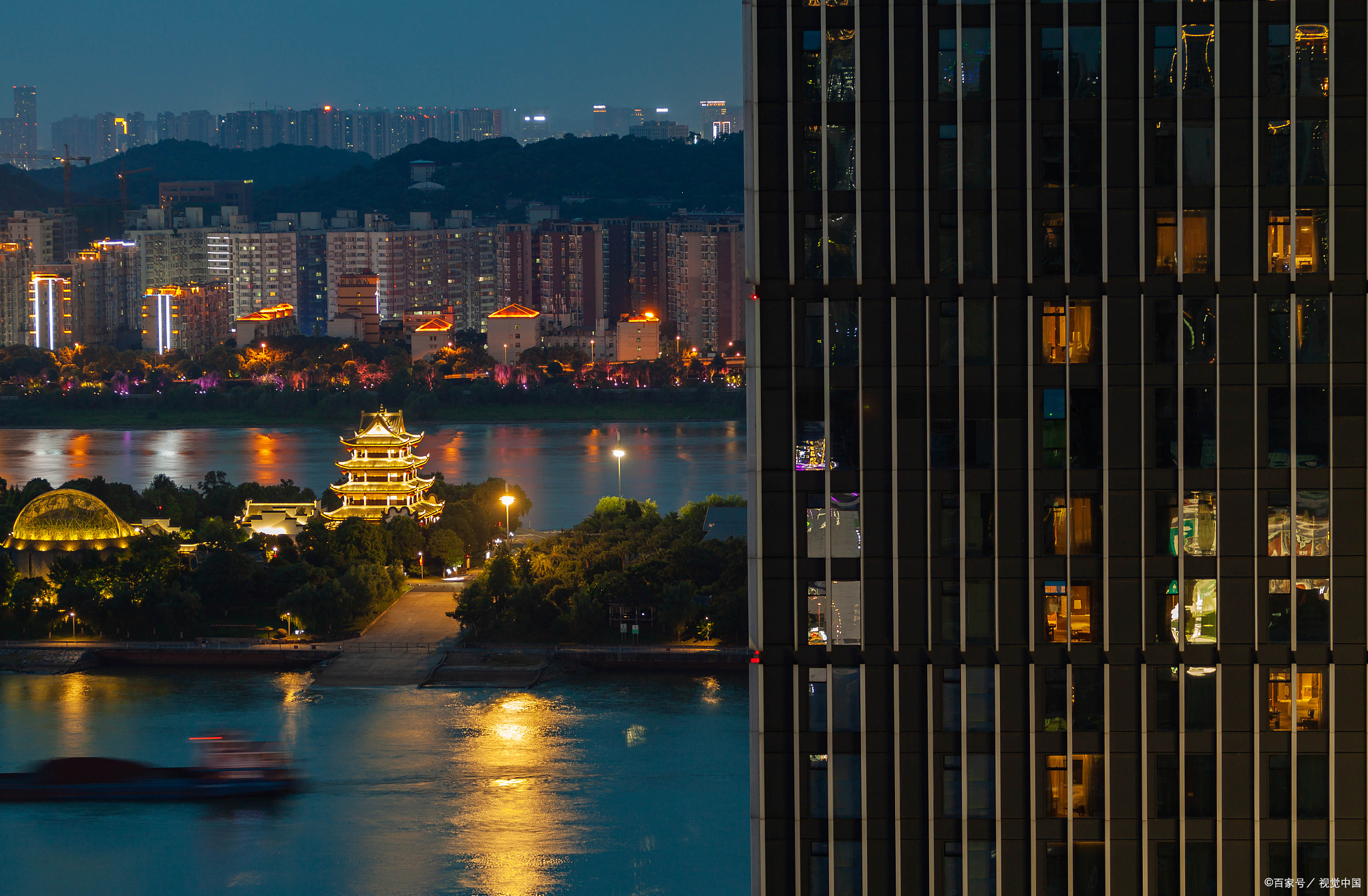 岳阳楼景区夜景图片