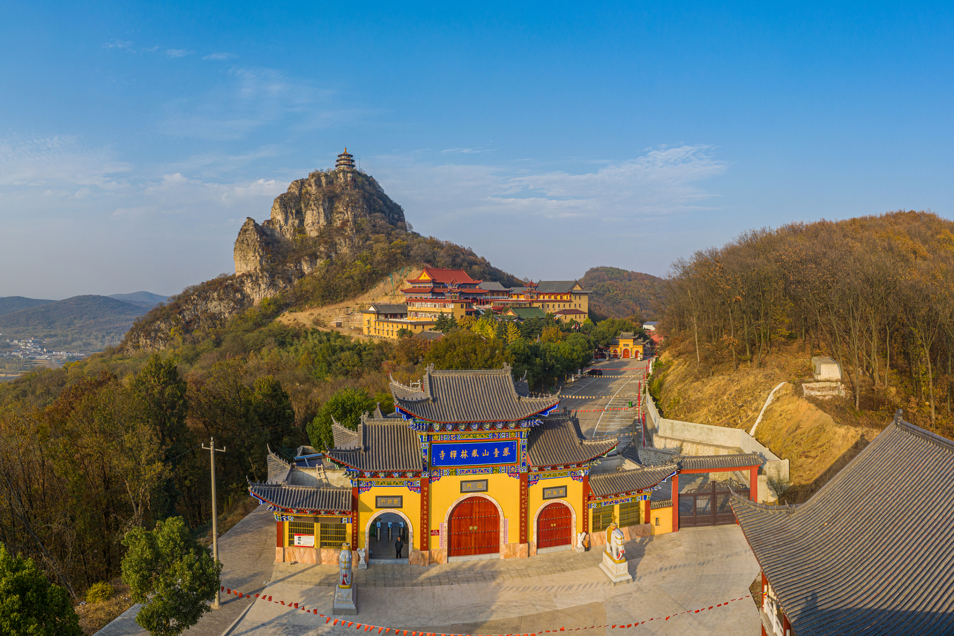 药王山,位于耀州区,是一座以中医药文化为主题的旅游景区.