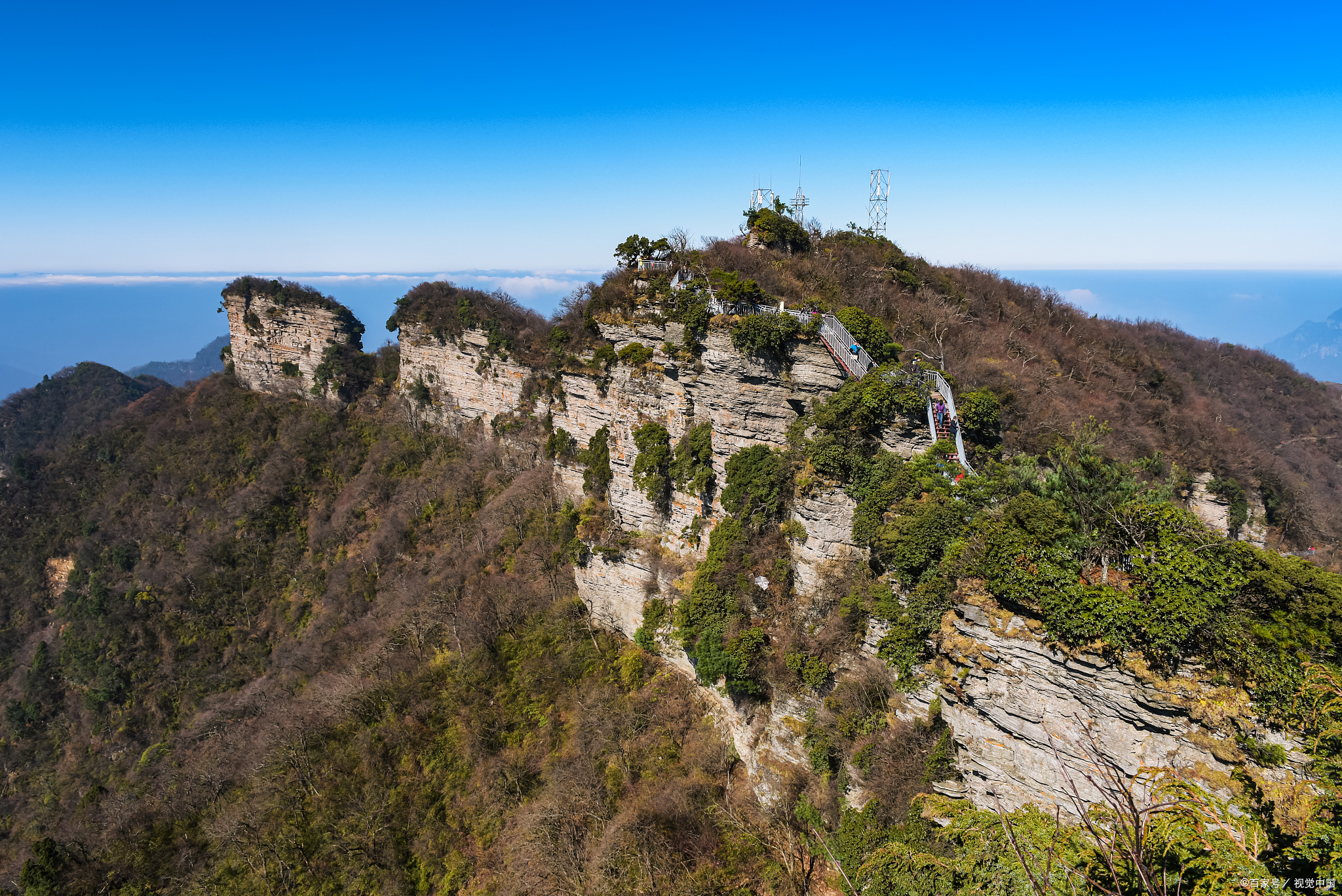 香炉山因其独特的地理位置,自然风光,文化背景和丰富的户外活动而