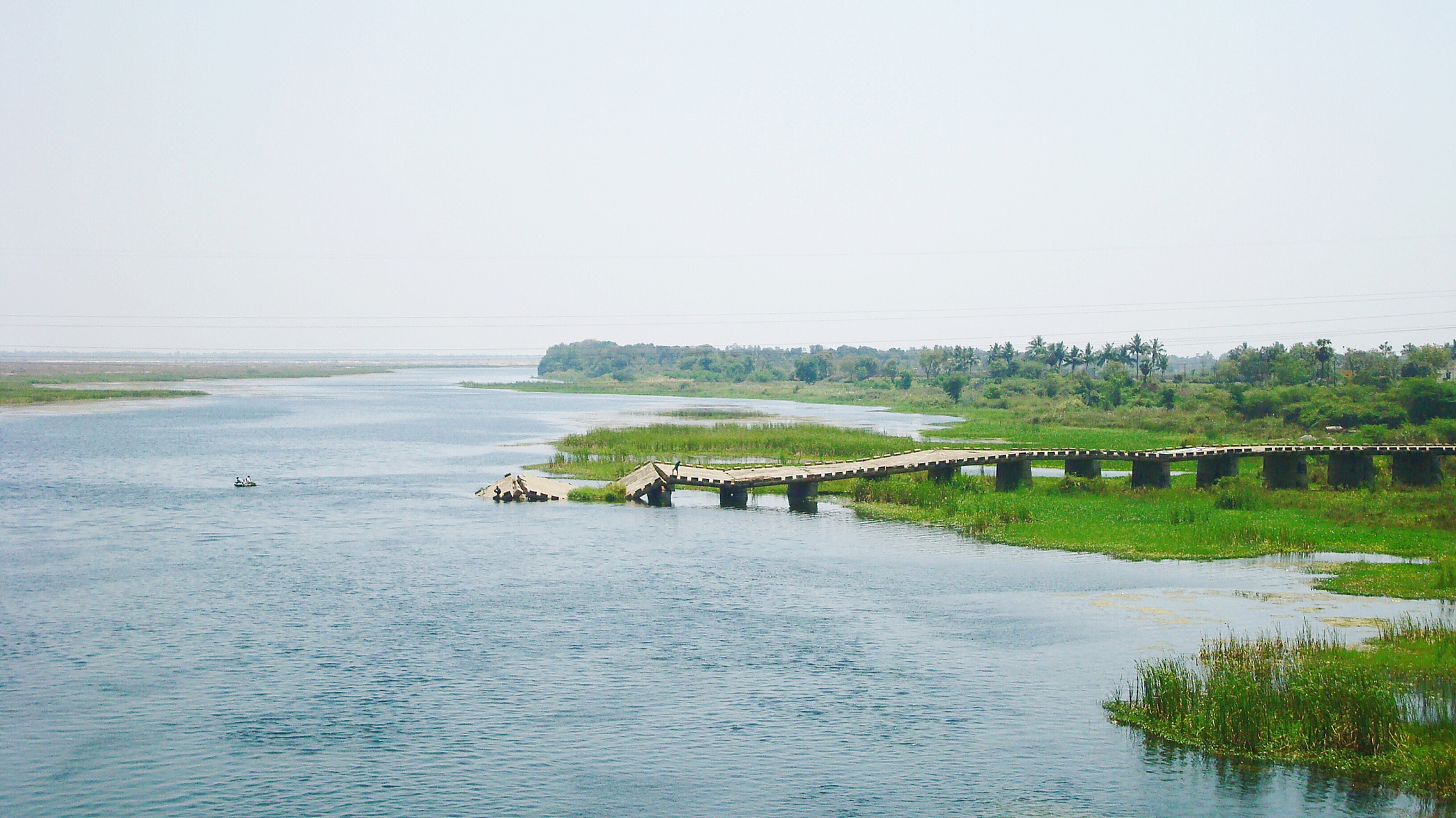 鄱阳湖湿地公园是一个集自然风光,人文景观和生态旅游于一体的综合性
