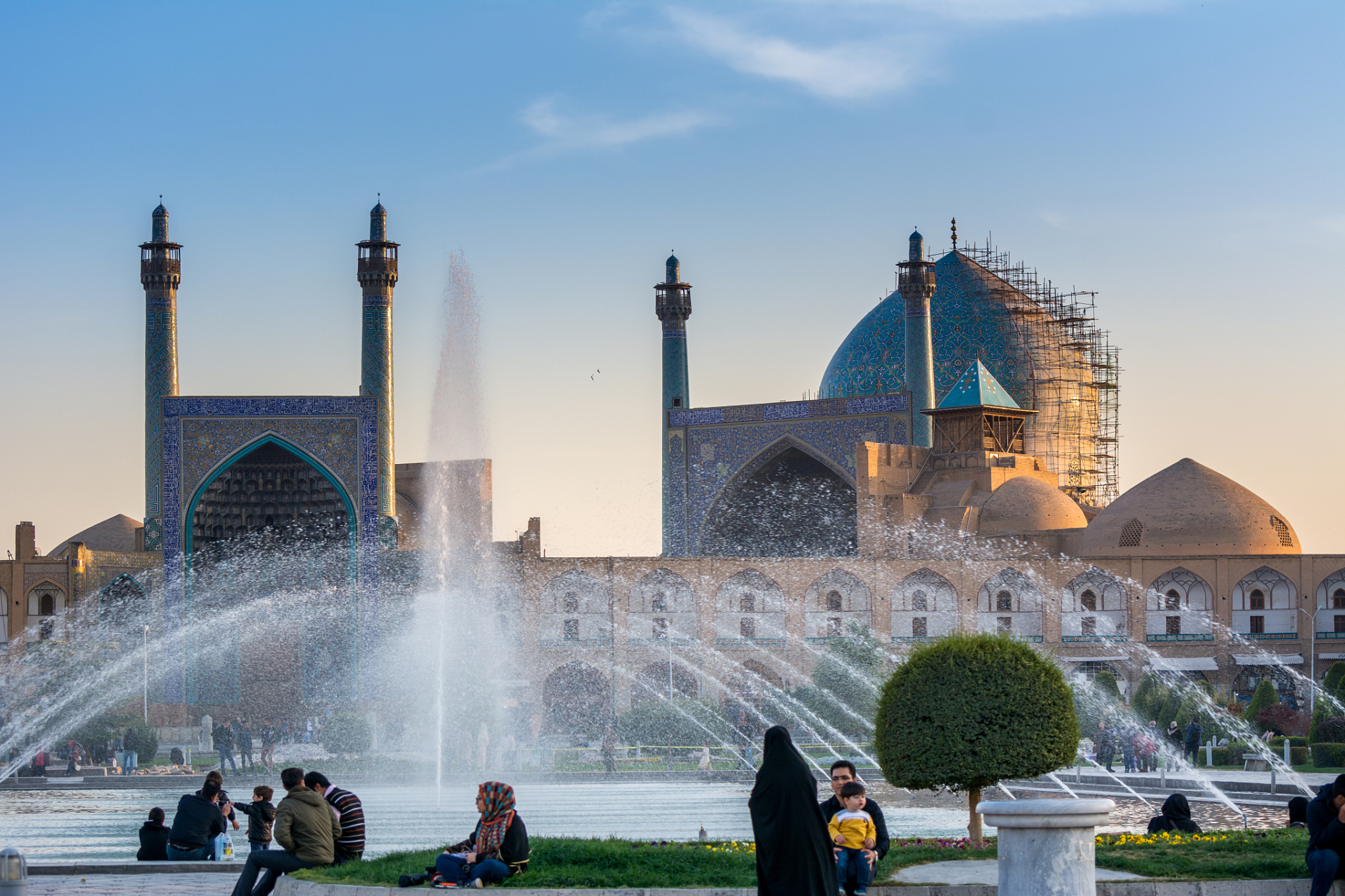 开罗是埃及的首都和最大城市,拥有千年历史和全球最古老的文化.