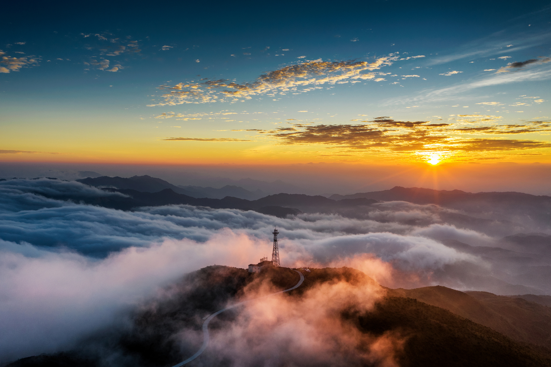 峨眉山云海全景图图片