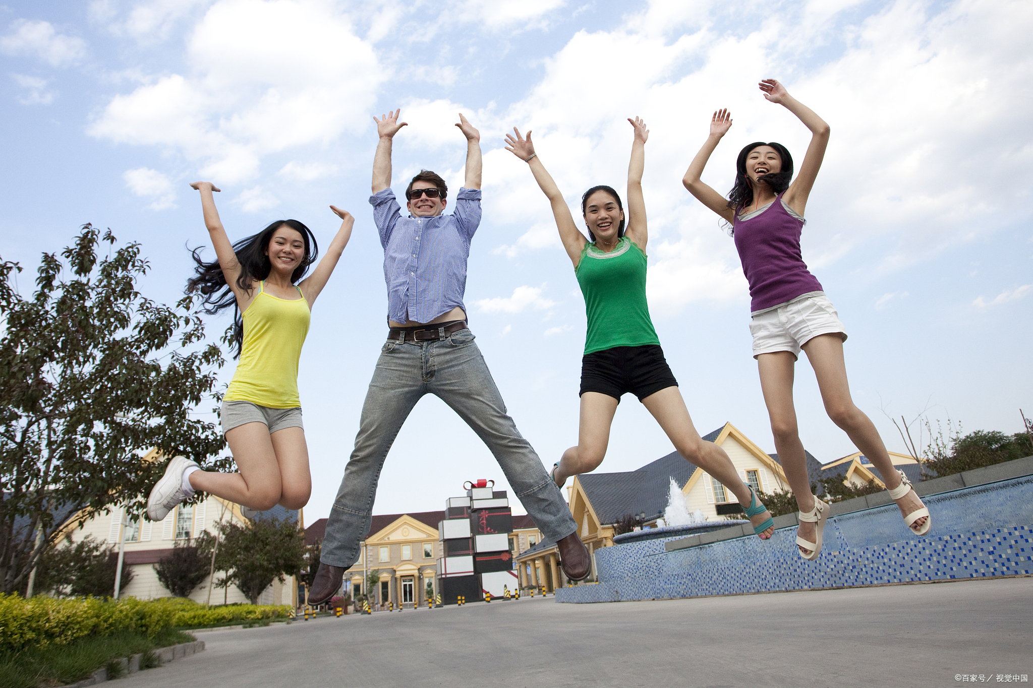 踏上大学校园,仿佛踩着彩云飞渡,我的青春,是一场充满未知冒险的盛宴!