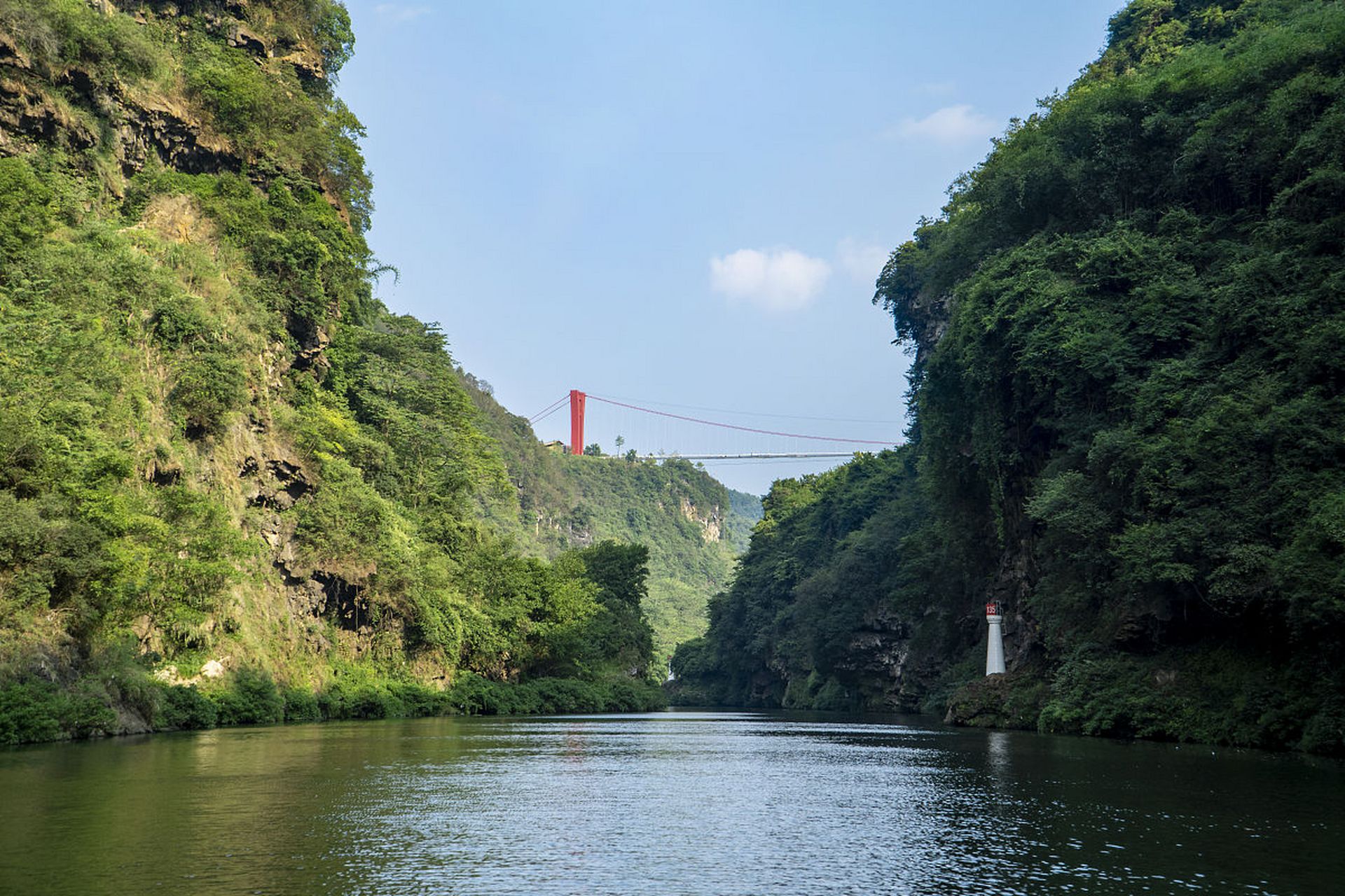 广东峡天下旅游景区位于清远市阳山县,是一个集自然风光,文化历史和