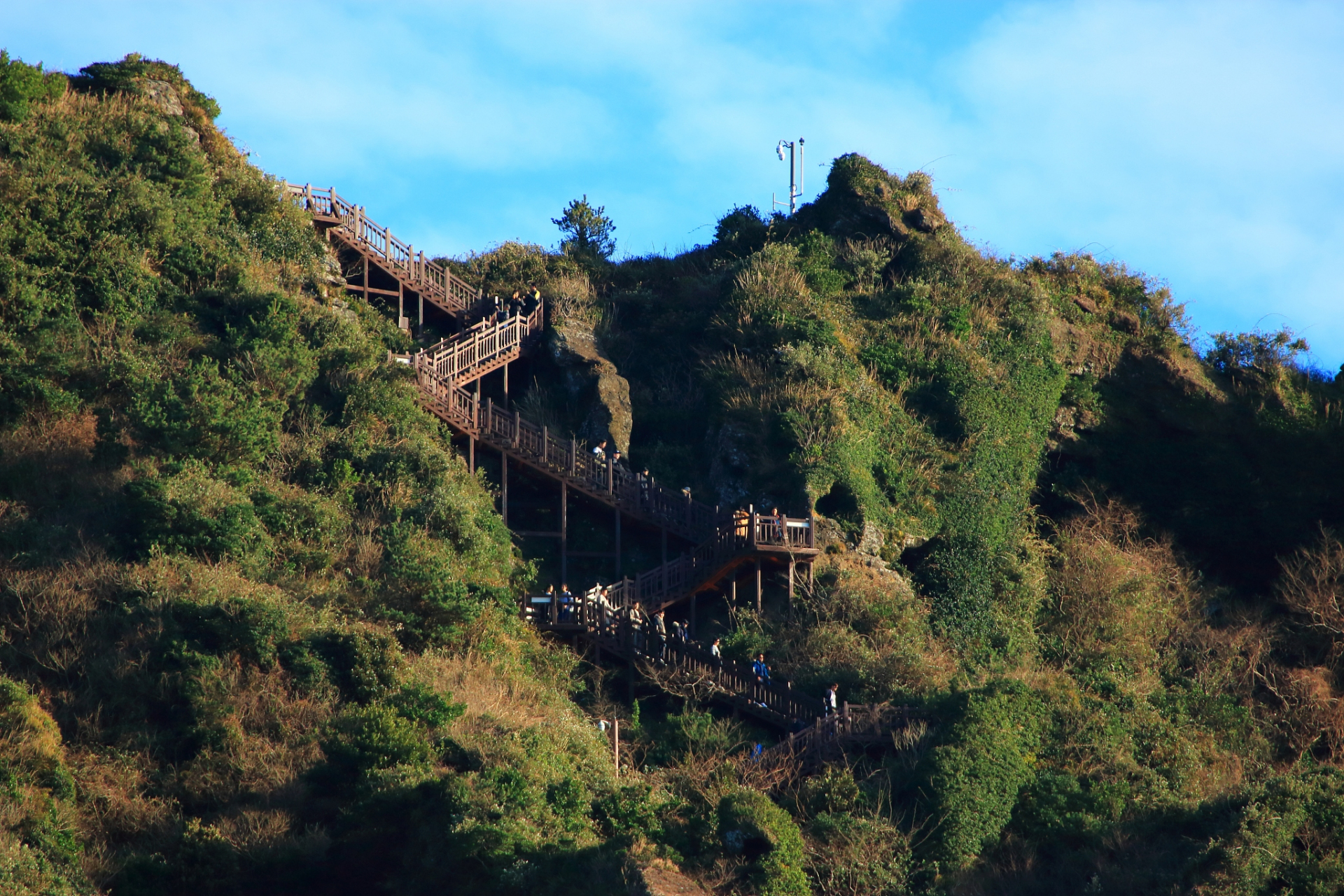 马仁奇峰风景区位于安徽省芜湖市繁昌县境内,距离芜湖市区约130公里
