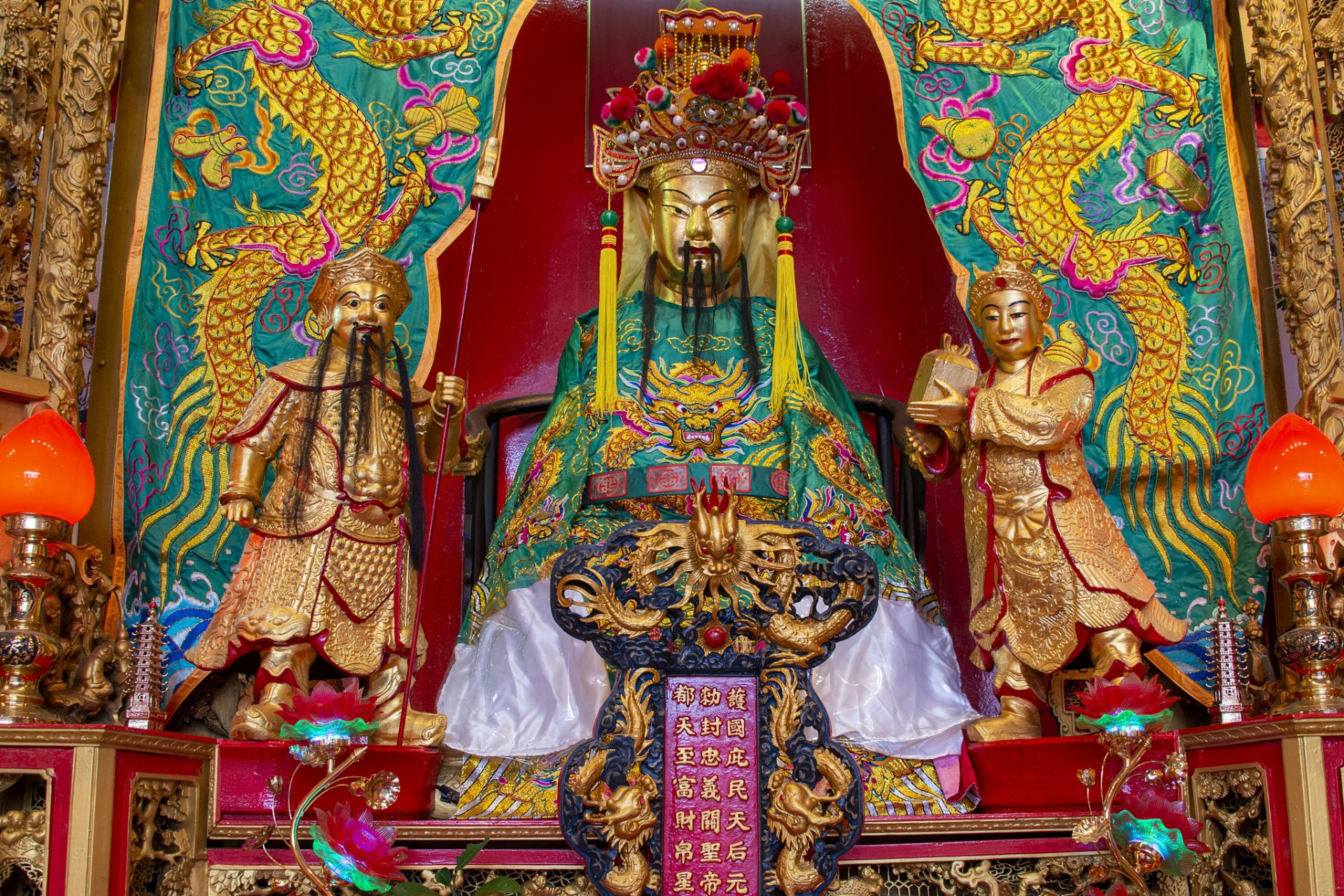 然而,每个人的财务状况和需求都不同,所以没有一个