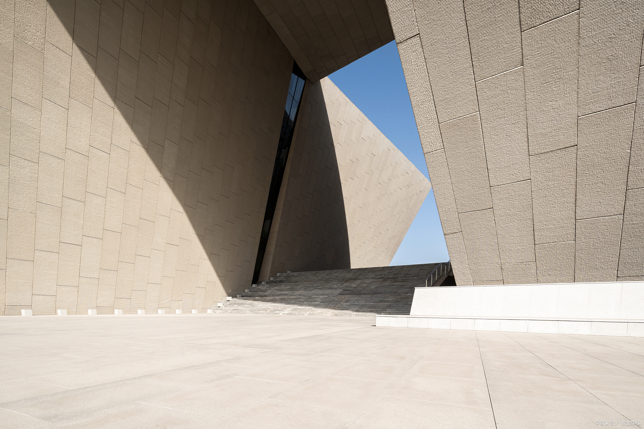 【首尔艺术秘境:一民美术馆,邂逅金相万先生的文化印记】  首尔的心脏