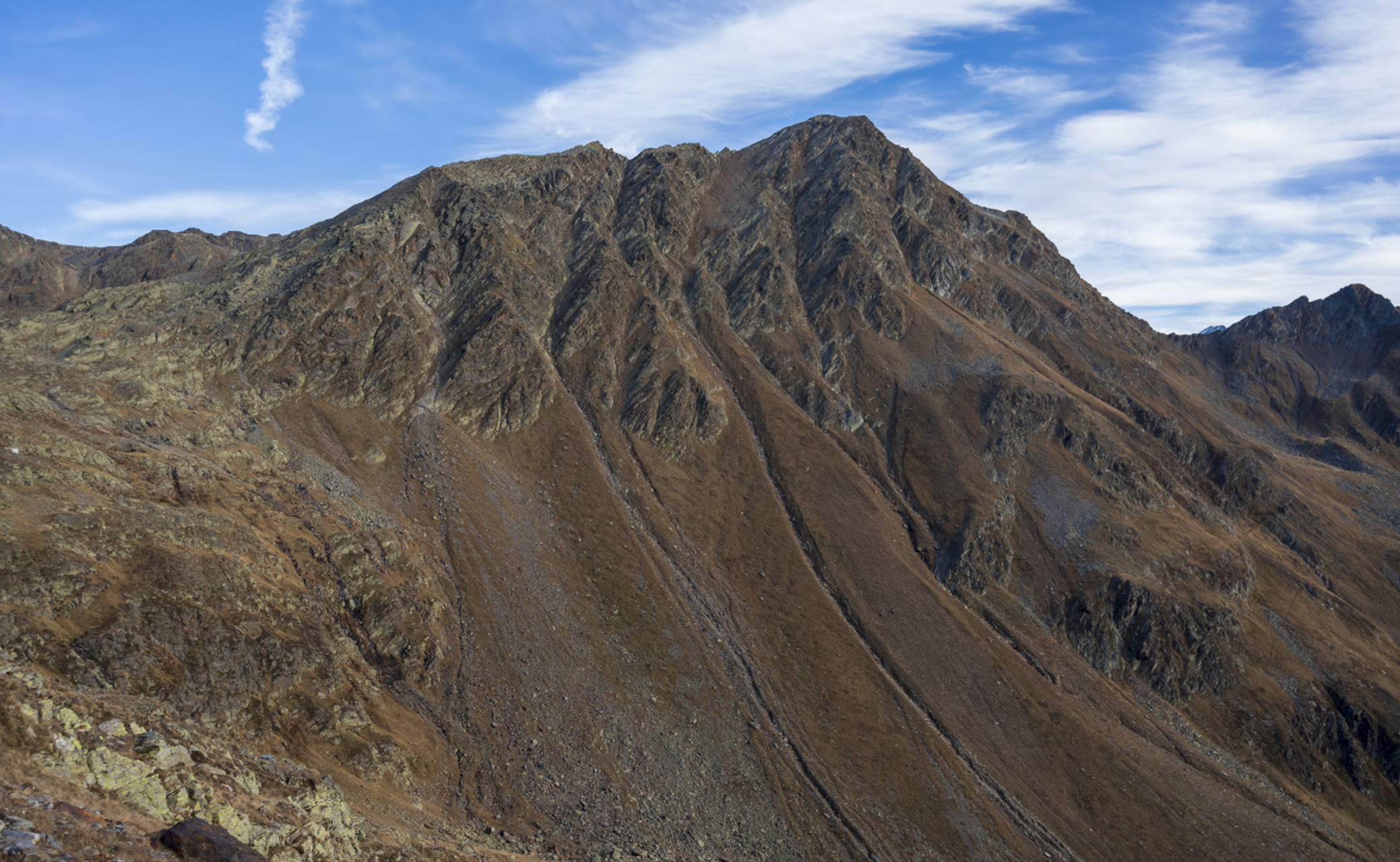 贺兰山东部山麓地貌图片