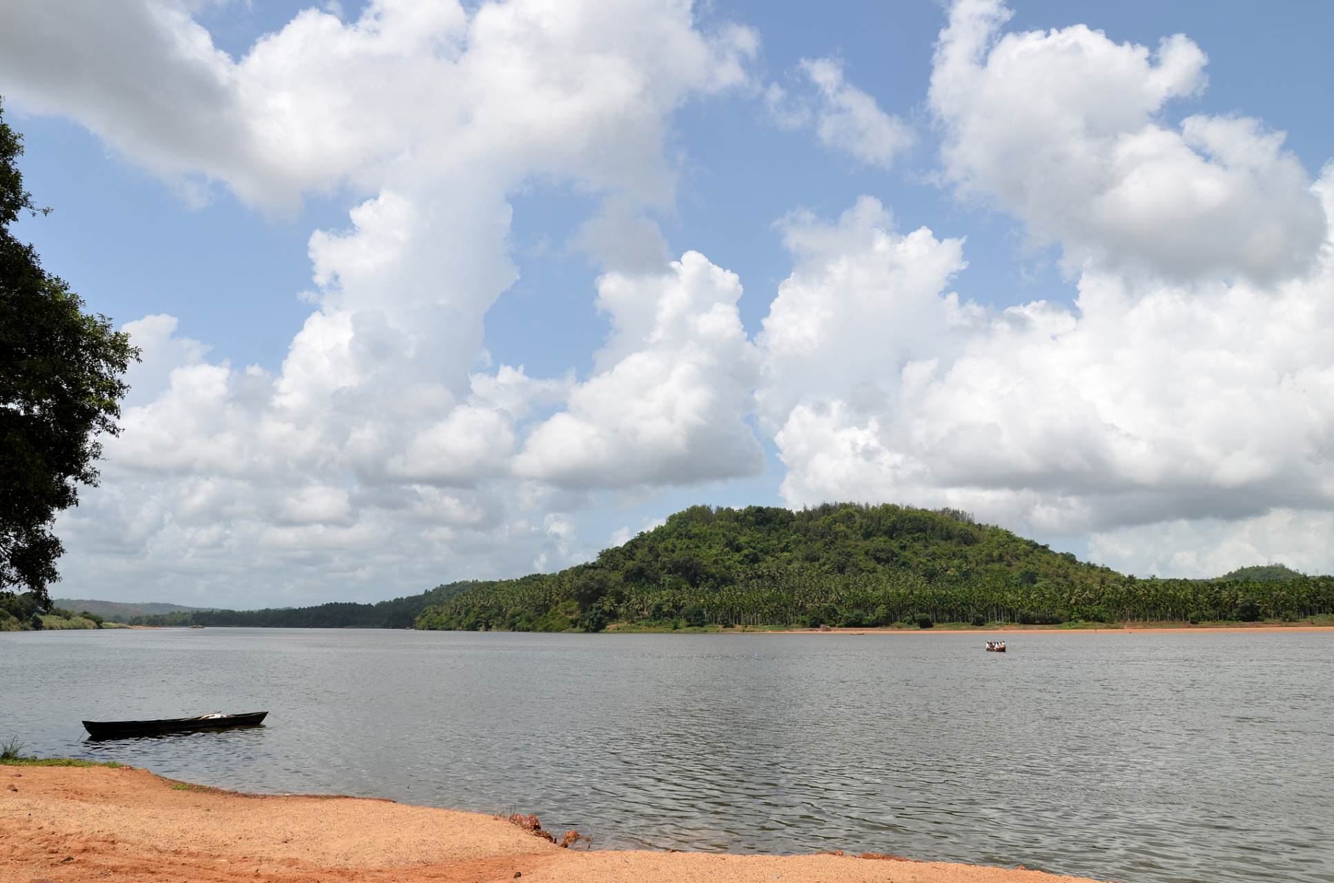 嬉行记# 北海相思湖水库,位于中国北海市境内,是北海市供水的主要